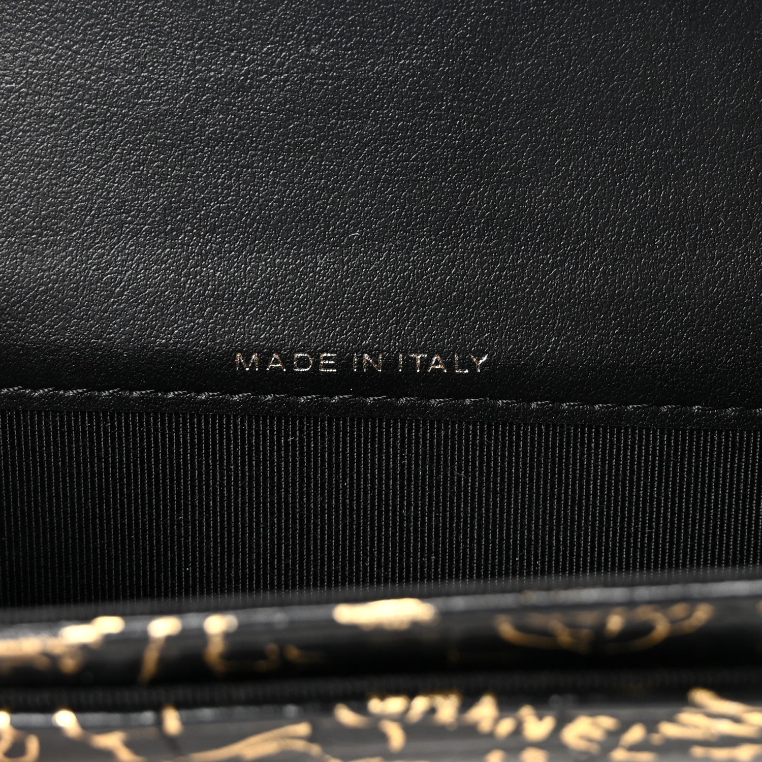 Calfskin Crocodile Embossed Graffiti 2.55 Cocodile Reissue Flap Card Holder Black Gold