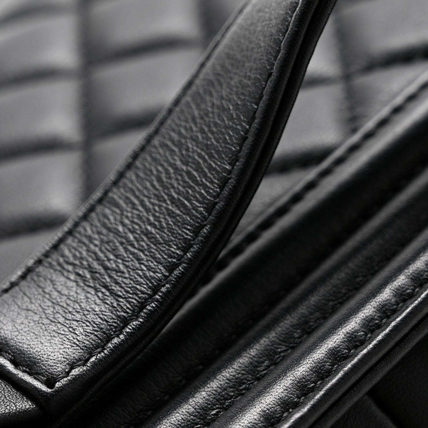 Lambskin Quilted Medium Boy Flap Black