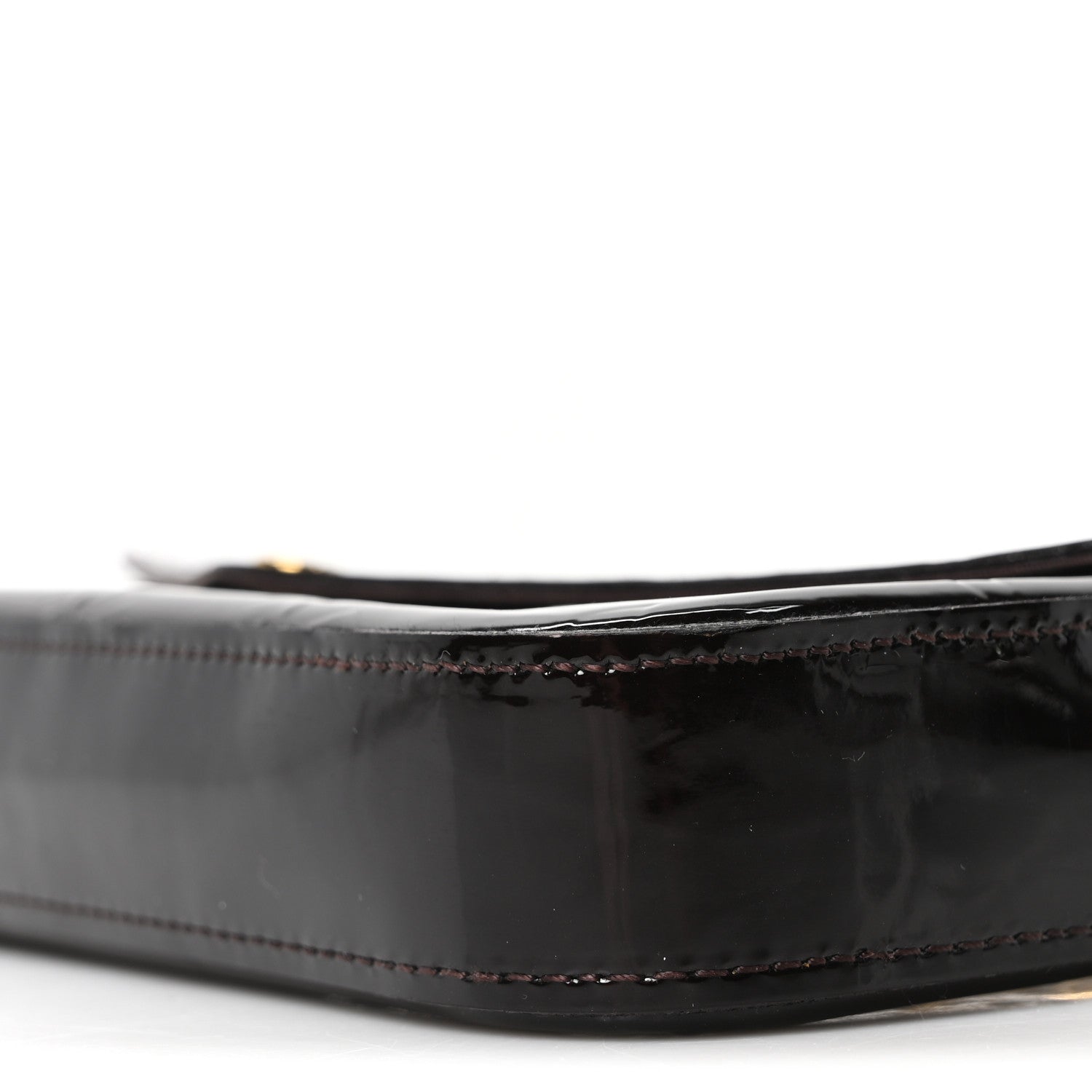 Vernis Pochette Felicie Chain Wallet Amarante
