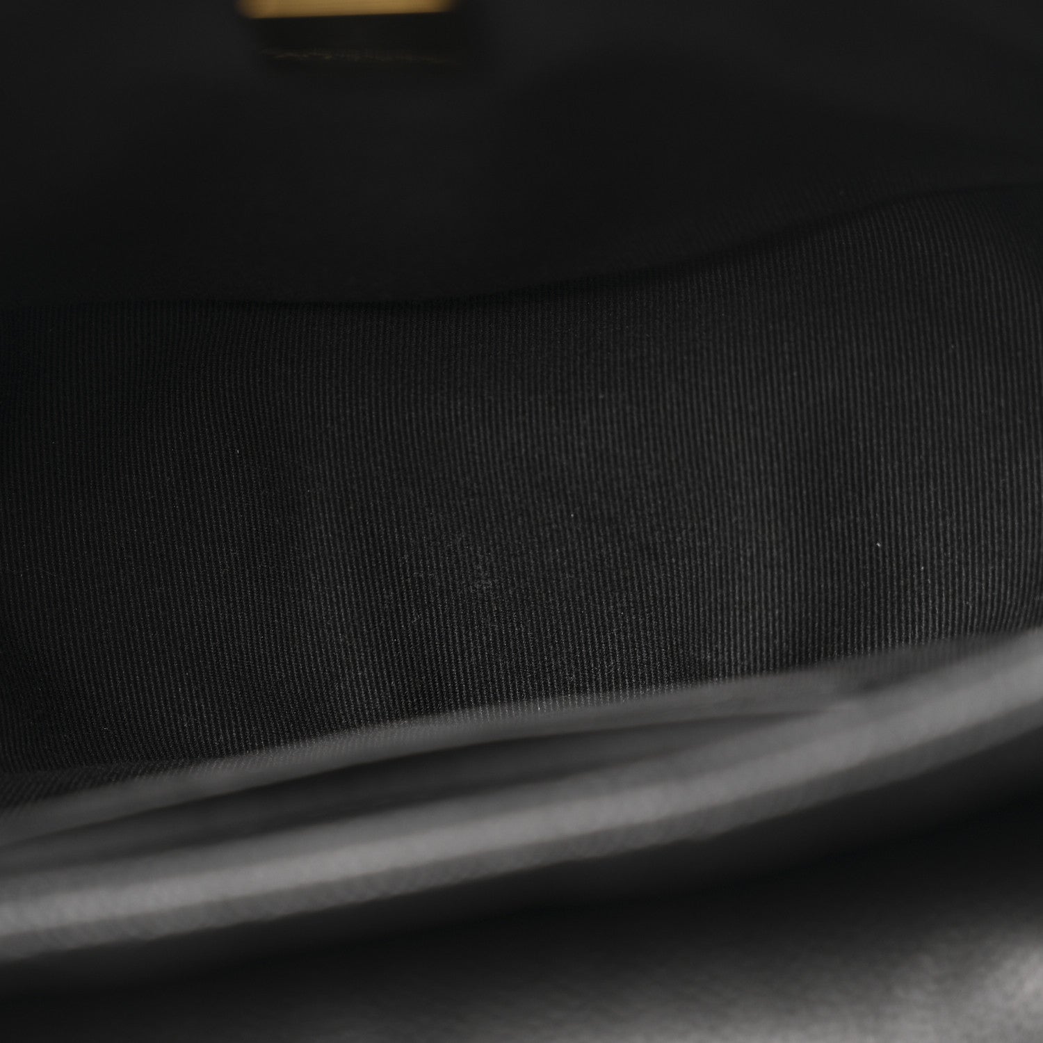 Caviar Quilted Small Messenger Flap Black