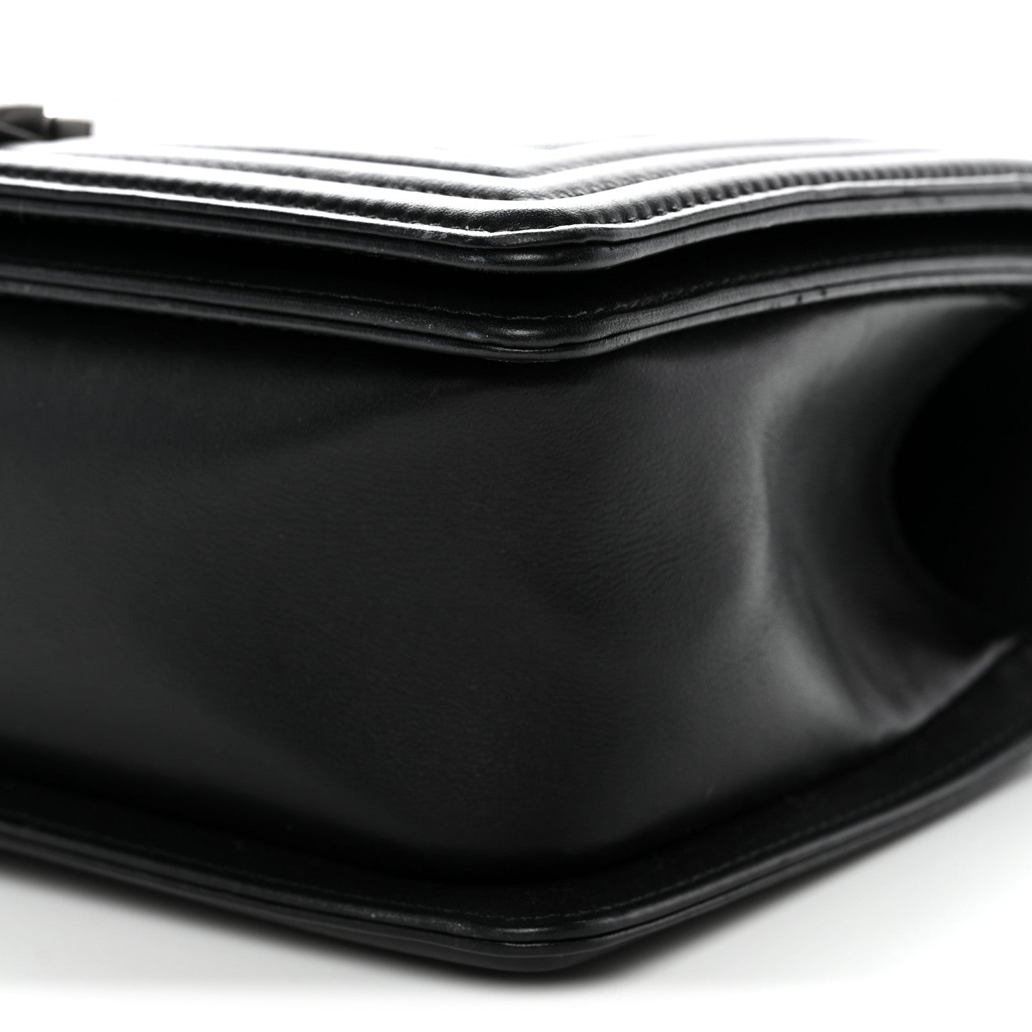 Calfskin Chevron Quilted Medium Boy Flap Black