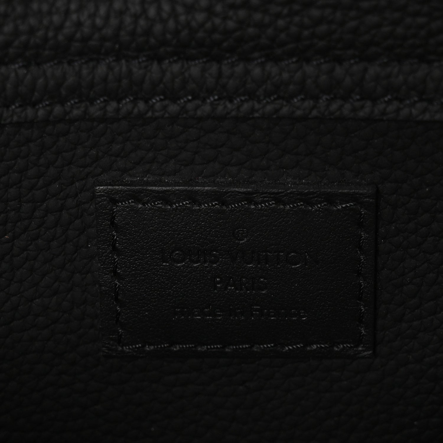 Grained Calfskin Aerogram Takeoff Sling Black