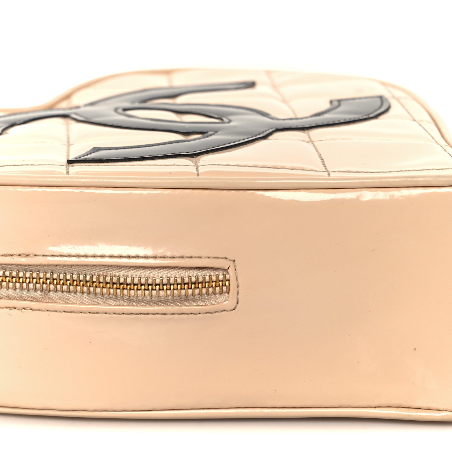 Patent CC Heart Vanity Case Beige