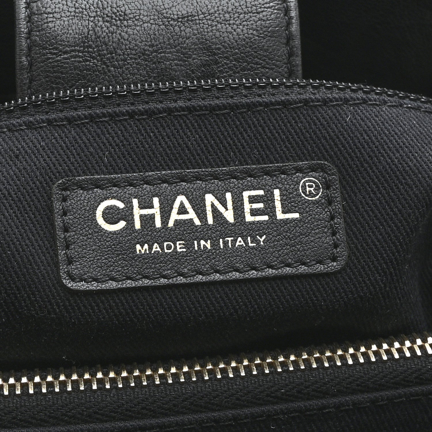 Wrinkled Lambskin Chevron Quilted Surpique Tote Black