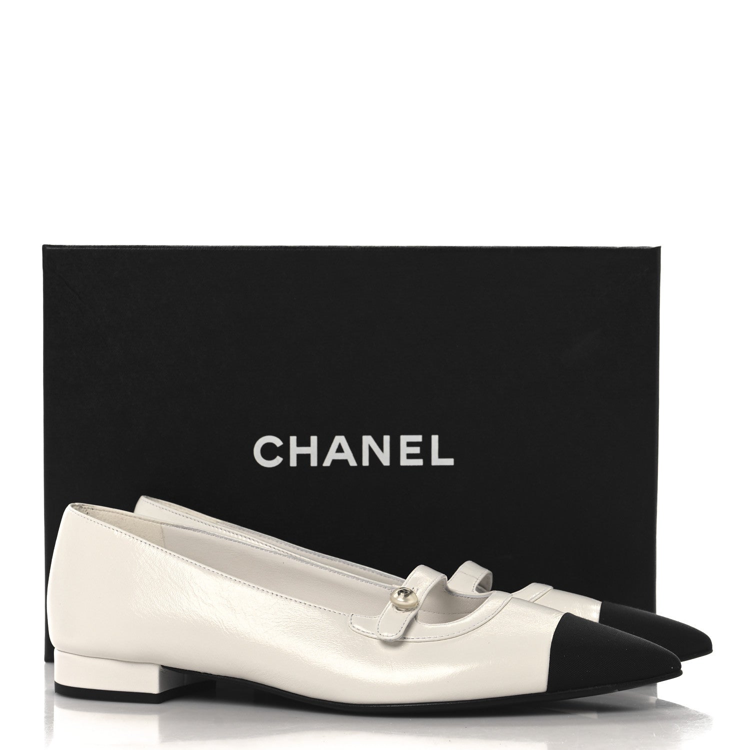 Shiny Lambskin Grosgrain Pearl Mary Janes Flats 40 White Black