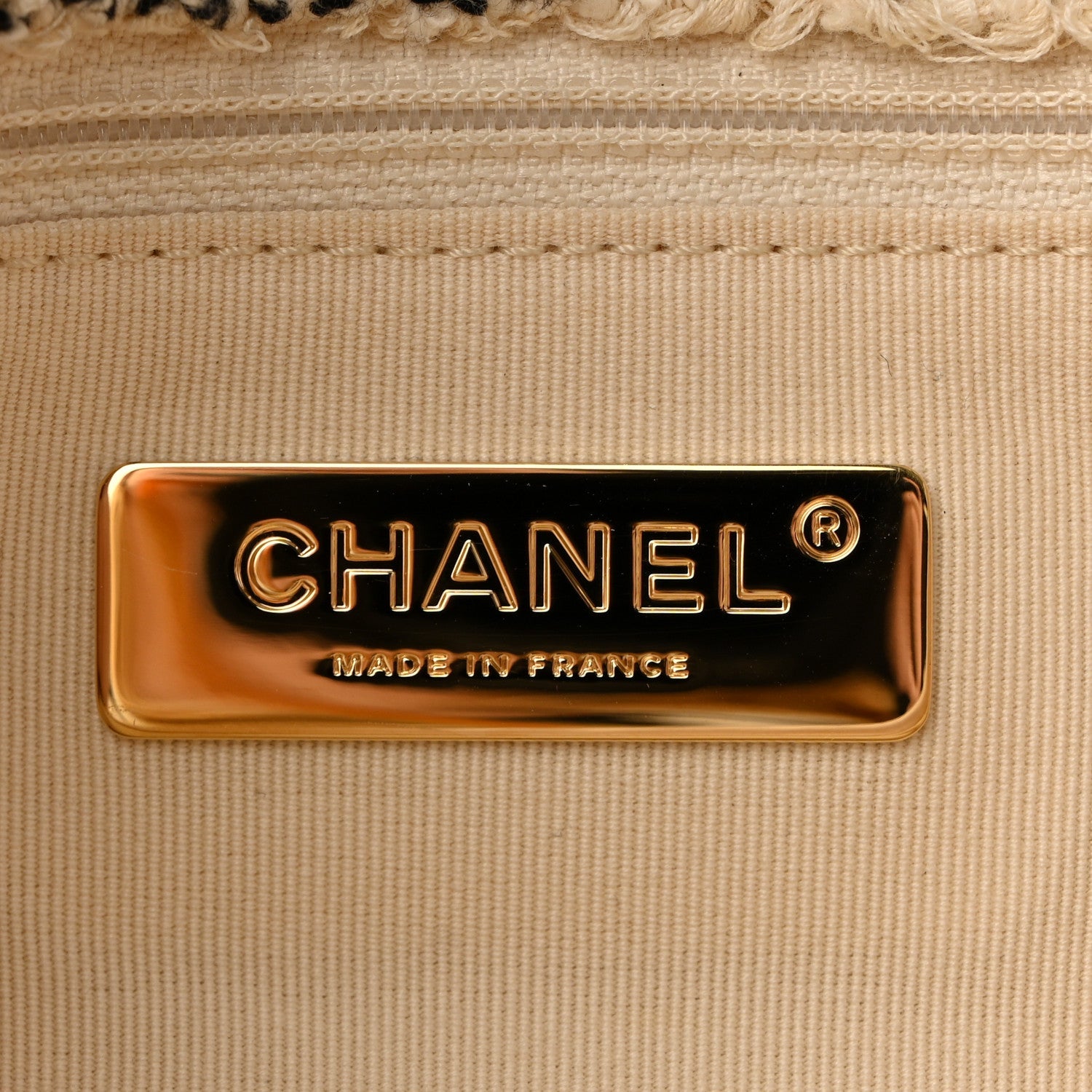 Tweed Quilted Medium Chanel 19 Flap Ecru Black