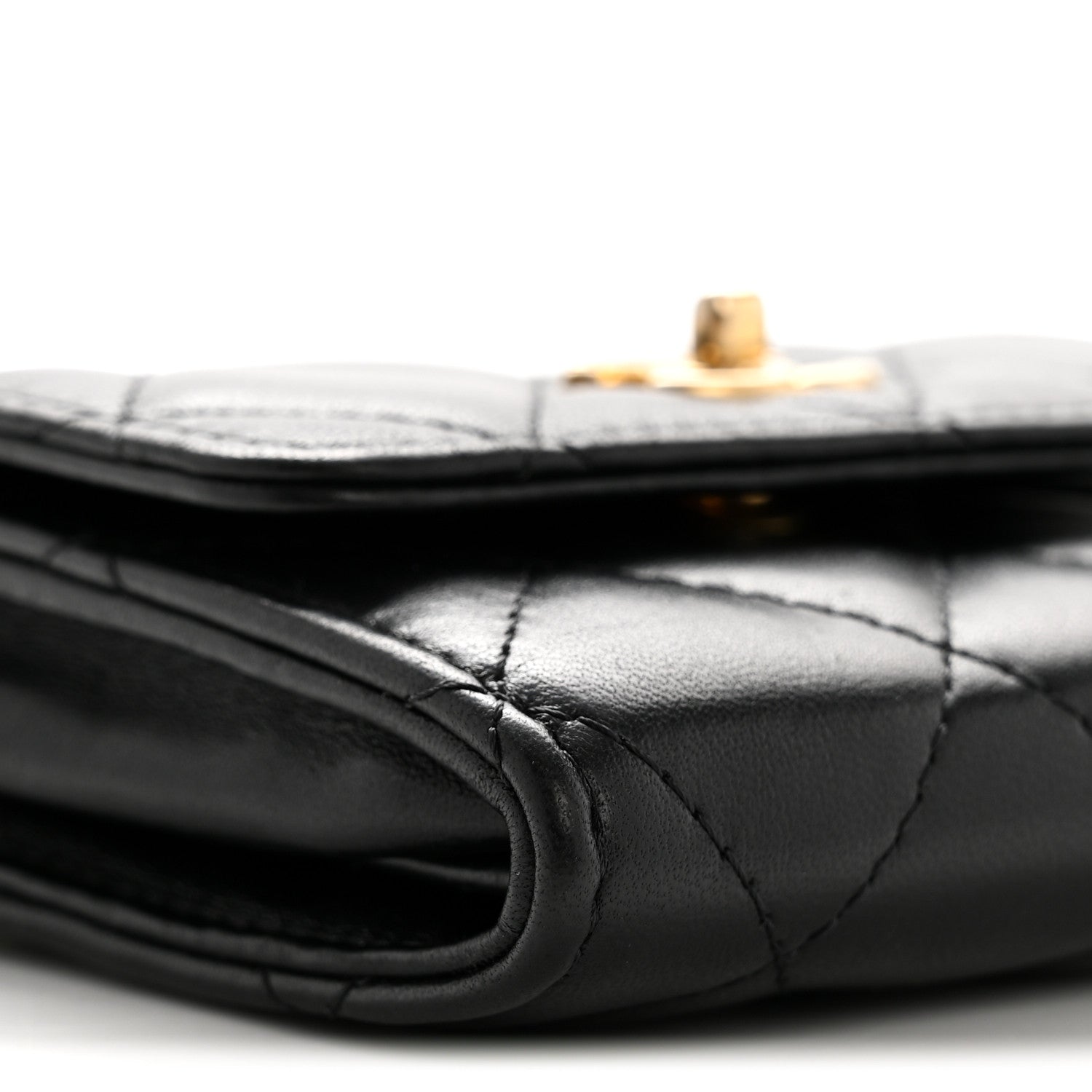 Lambskin Quilted Pearl Crush Clutch With Chain Black