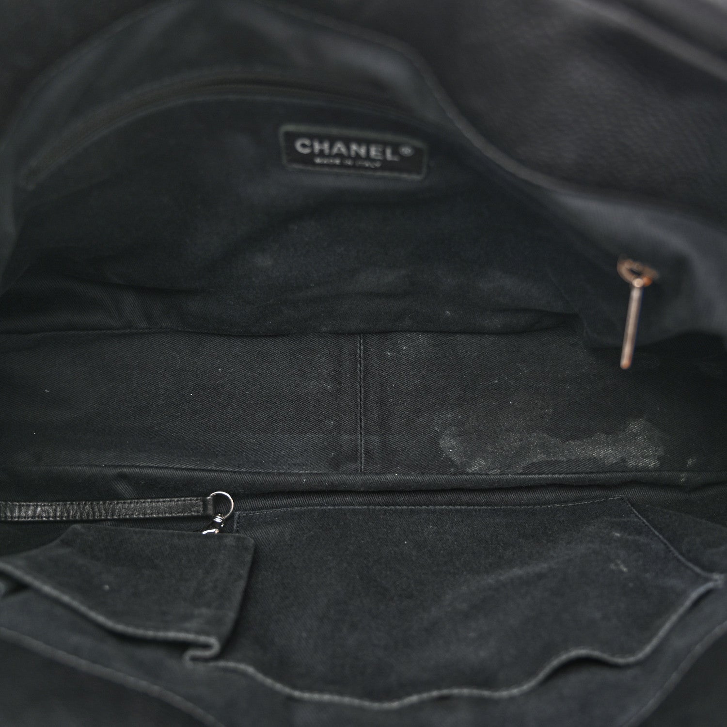 Caviar Quilted CC Timeless Soft Tote Black