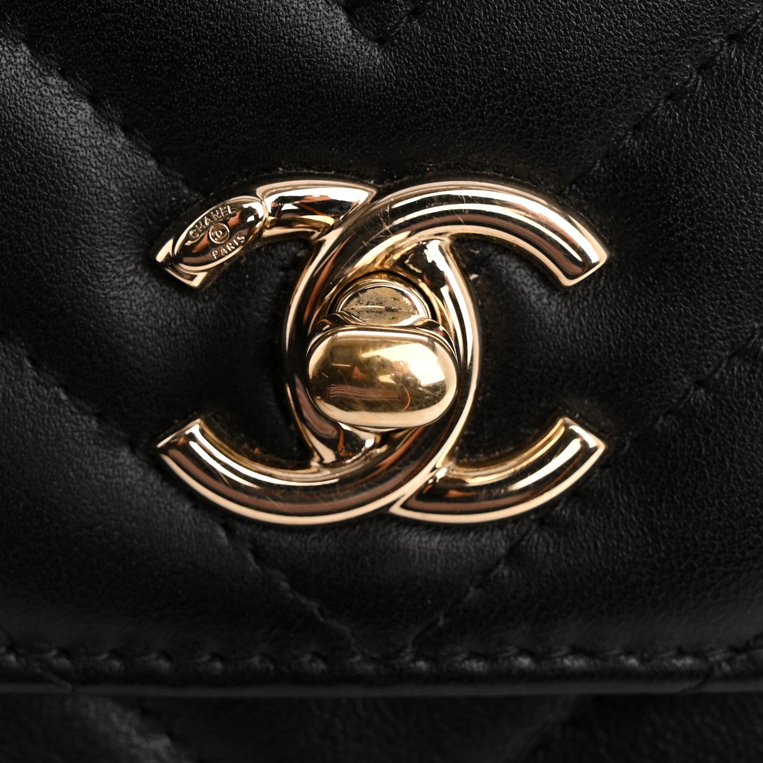 Lambskin Chevron Quilted Mini Trendy CC Chain Wallet Black