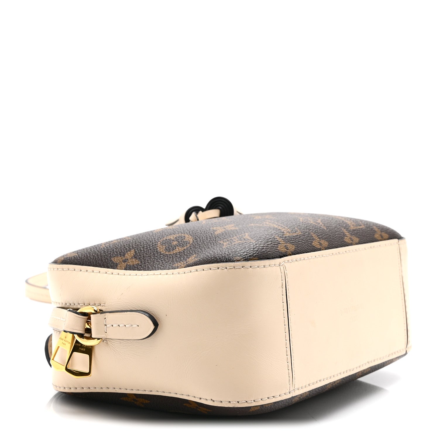 Monogram Saintonge Creme