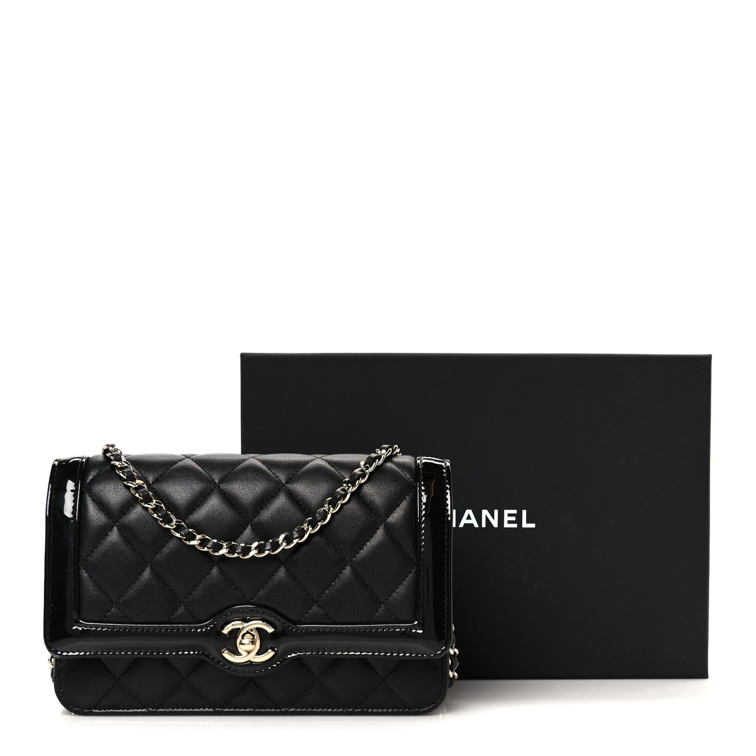 Lambskin Patent Calfskin Quilted Hold The Line CC Wallet On Chain WOC Black