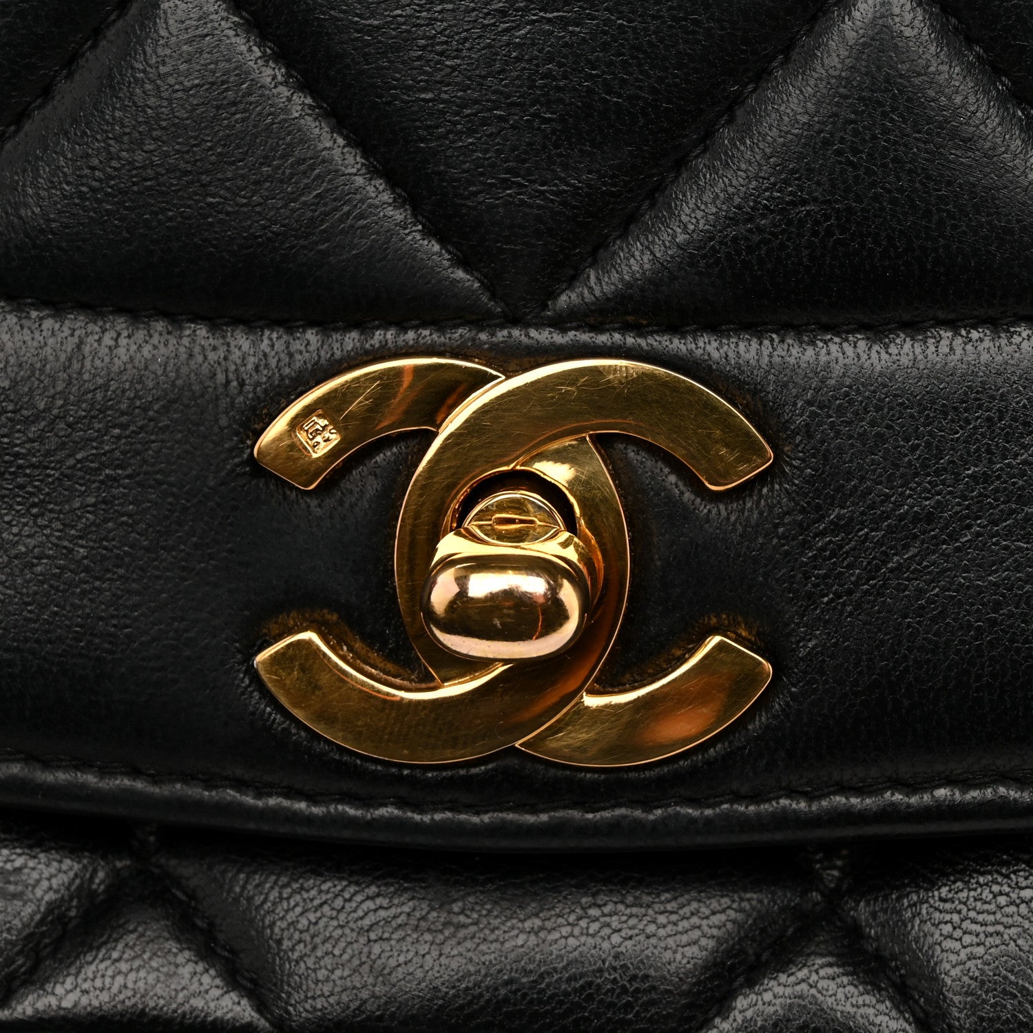 Lambskin Quilted Medium Single Flap Black