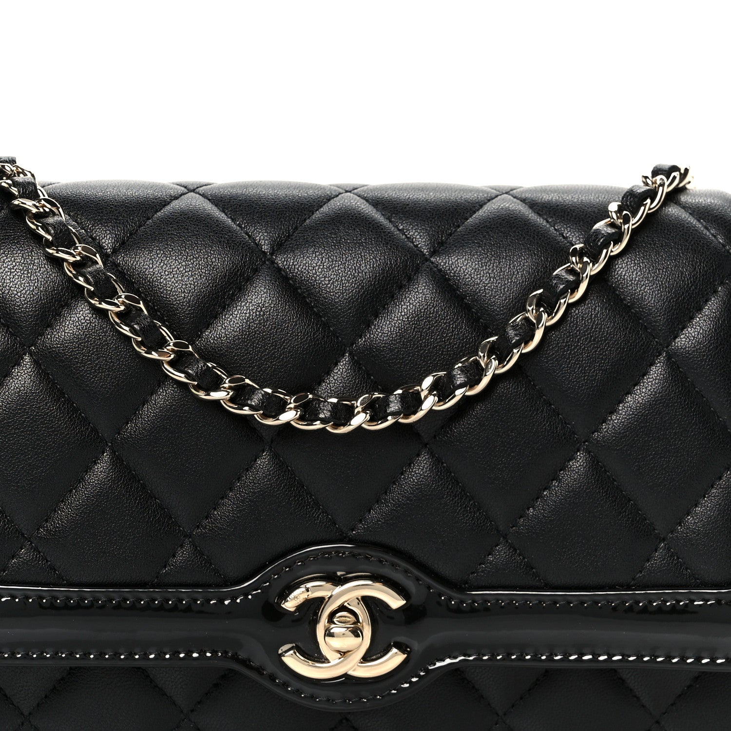 Lambskin Patent Calfskin Quilted Hold The Line CC Wallet On Chain WOC Black