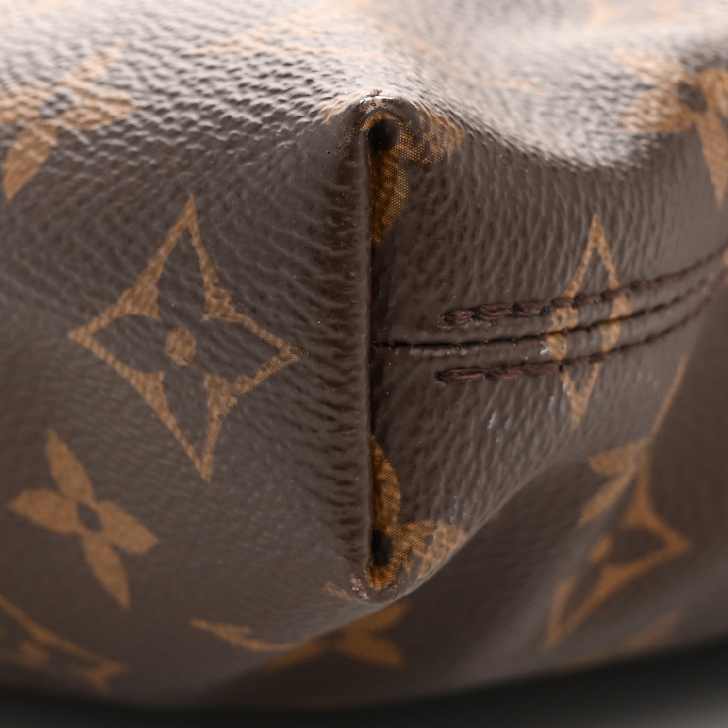 Monogram Carry It