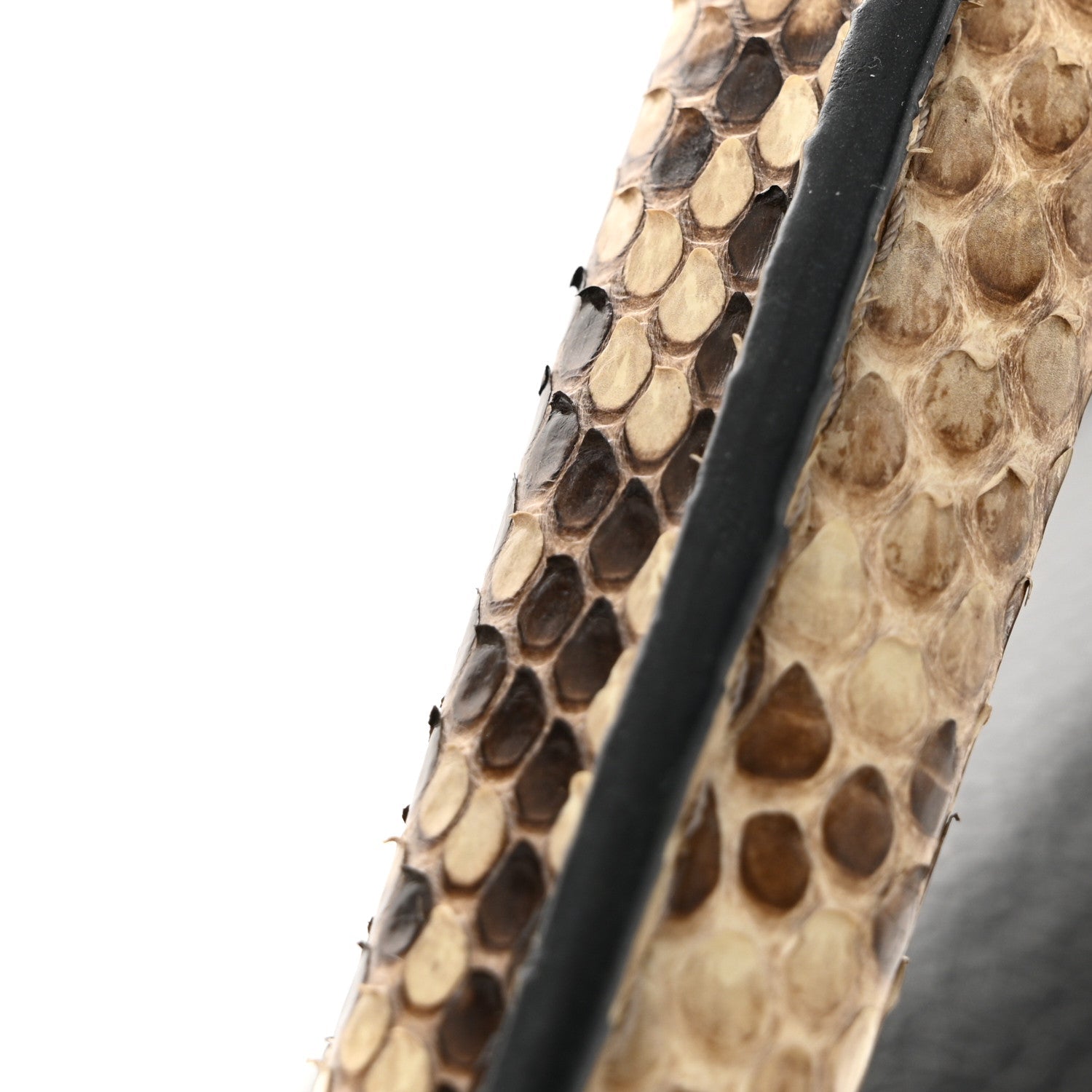 Taurillon Snakeskin Capucines MM Black