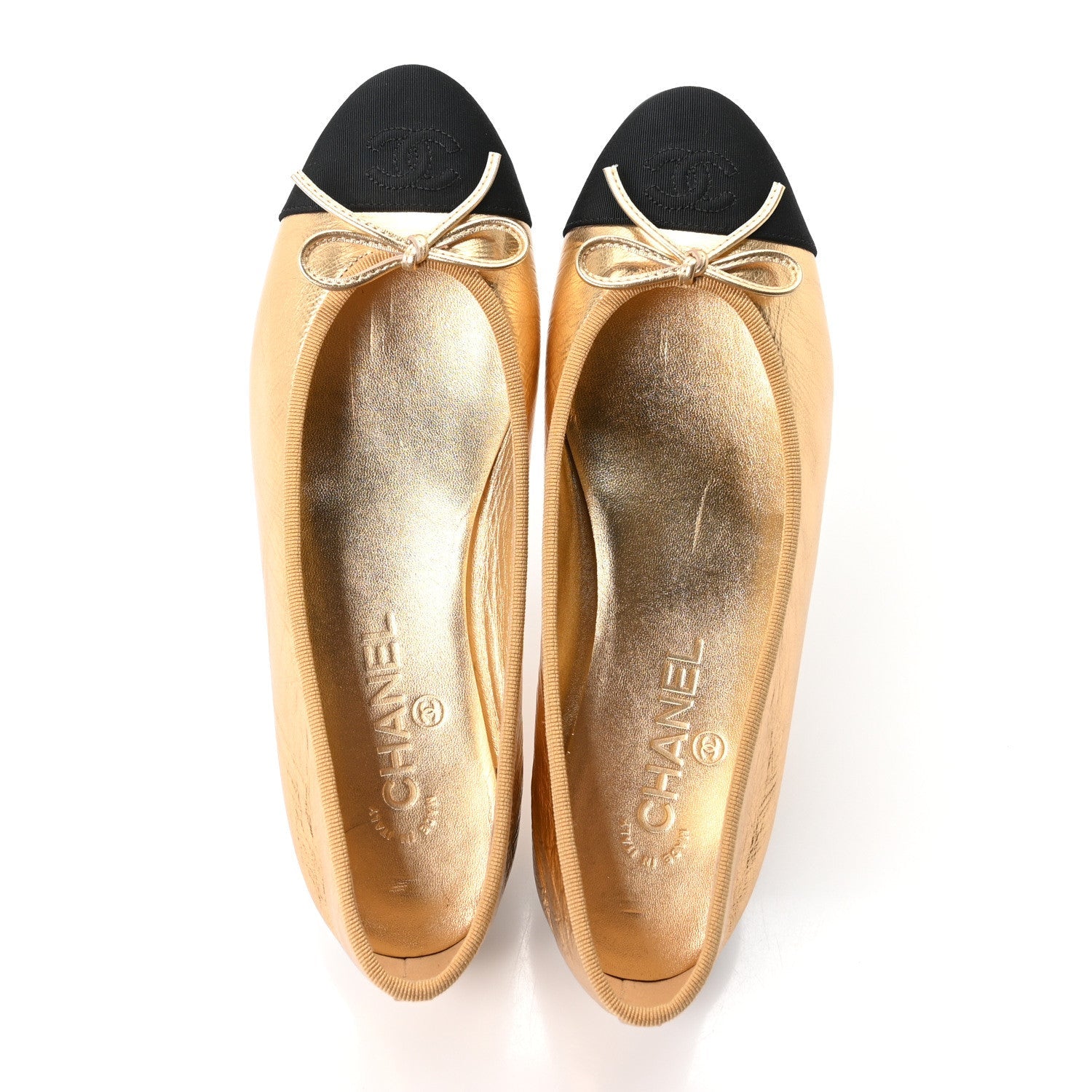 Laminated Crumpled Lambskin Grosgrain Cap Toe CC Ballerina Flats 39 Gold Black