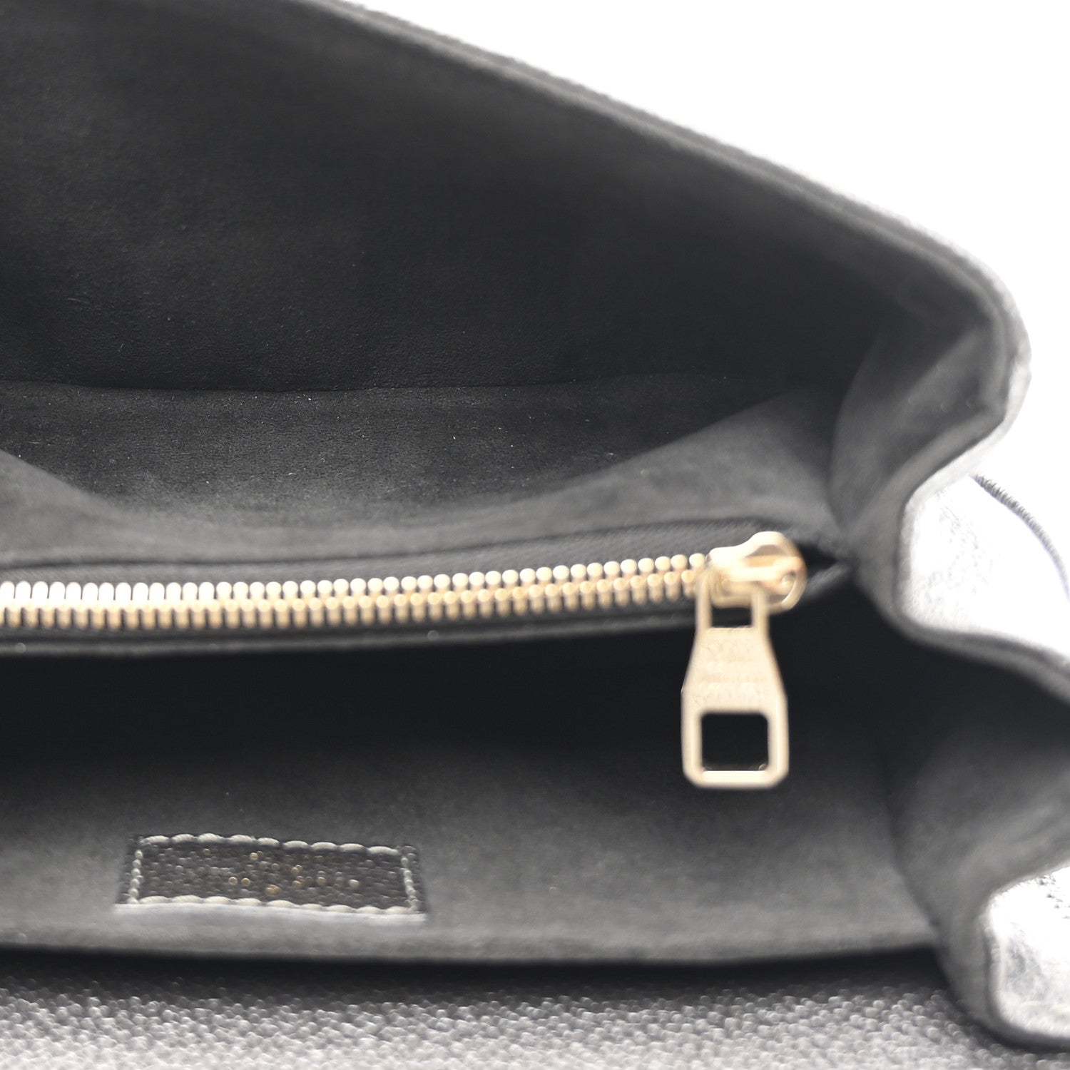 Shimmery Empreinte LV Ski Pochette Metis East West Gun Metal