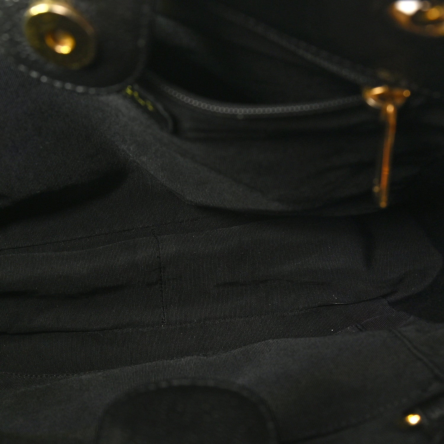 Caviar Quilted Petit Shopping Tote PST Black