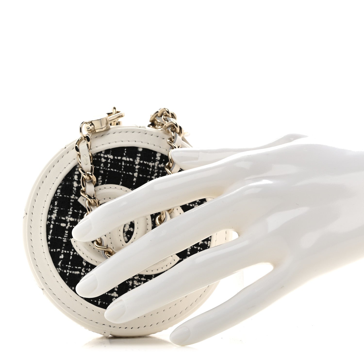 Tweed Quilted Round Filigree Pouch With Chain White Black