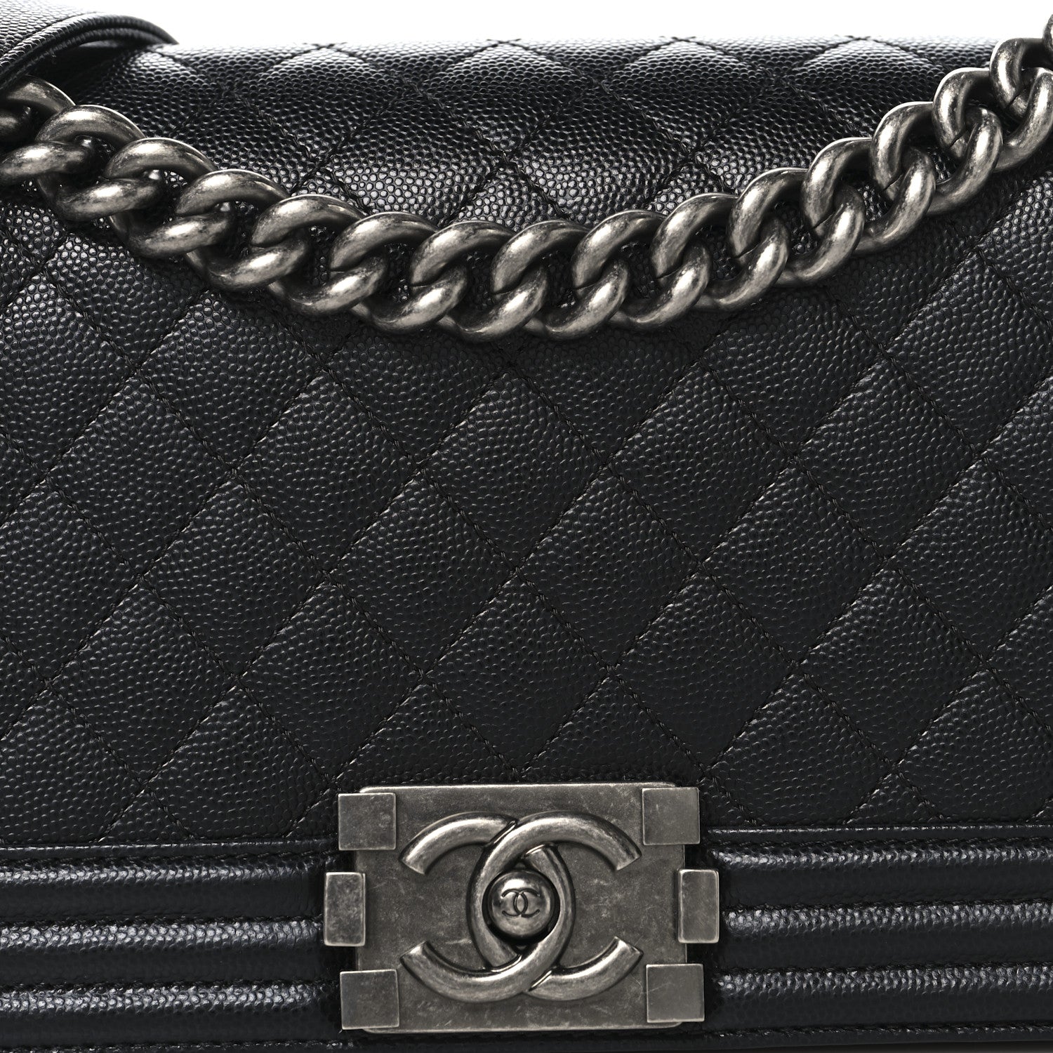 Caviar Quilted Medium Boy Flap Black
