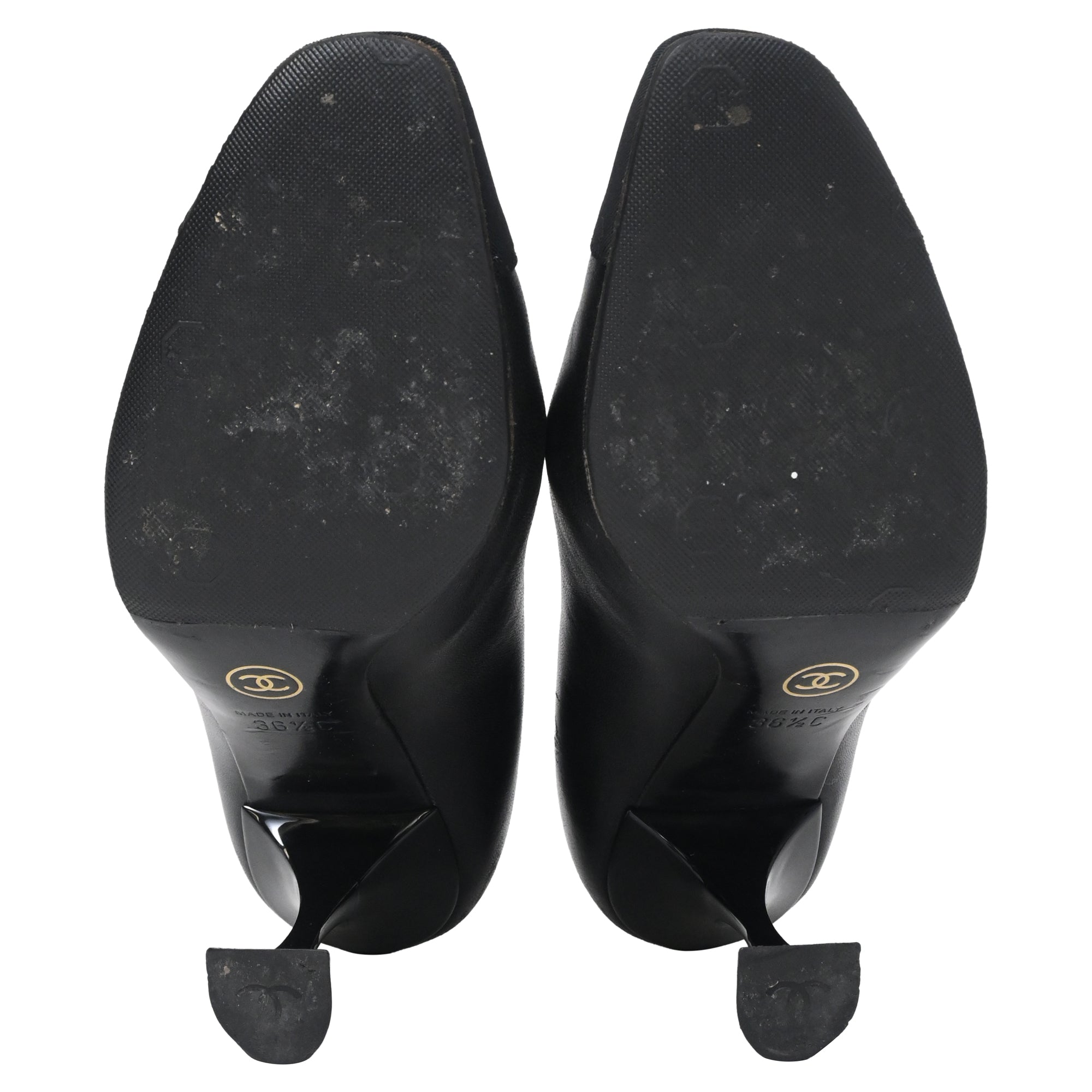 Women's Chanel Interlocking CC Sculptured Heel Pumps in Black Leather