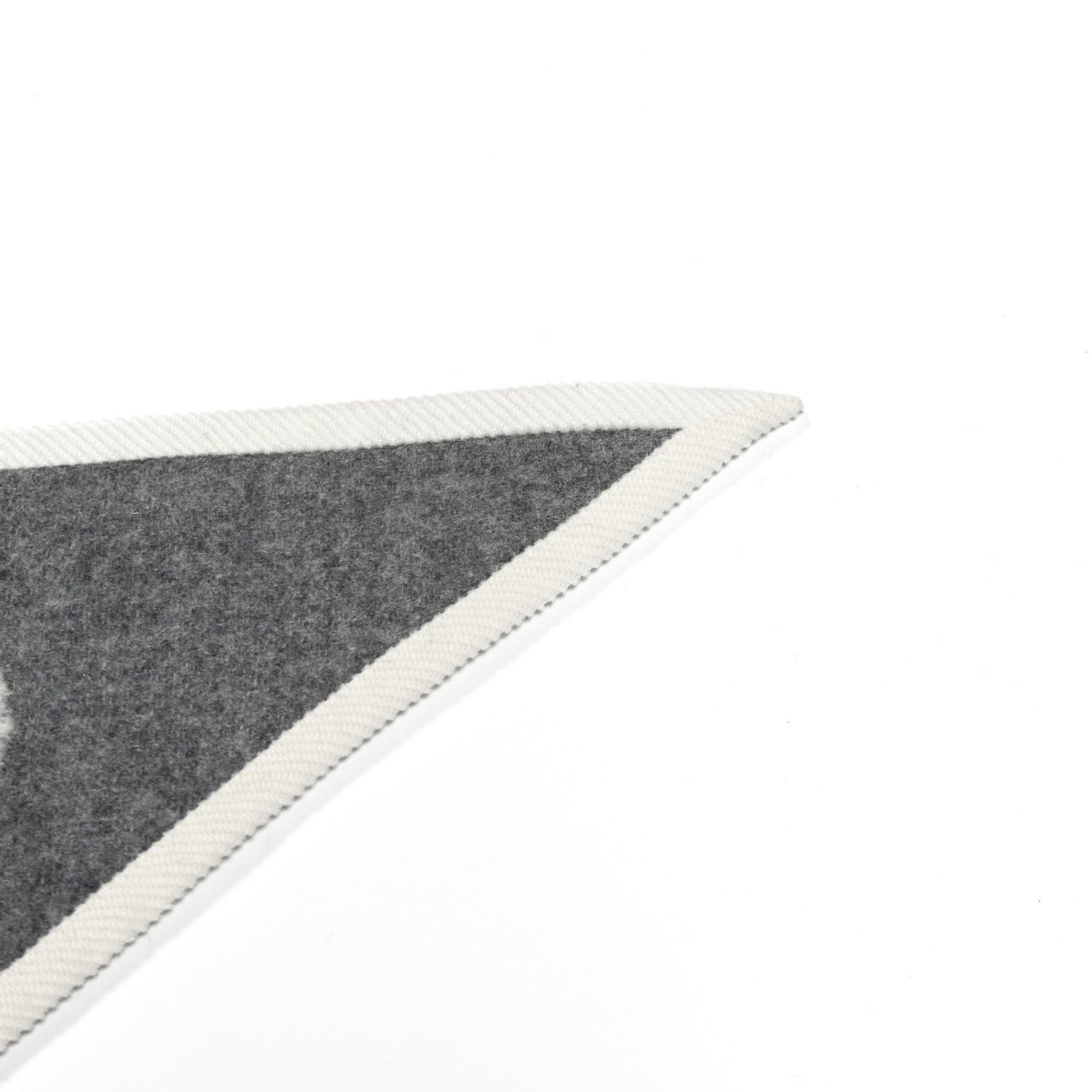 Cashmere Coaching Double Face Triangle Scarf Gris Flanelle Ivory