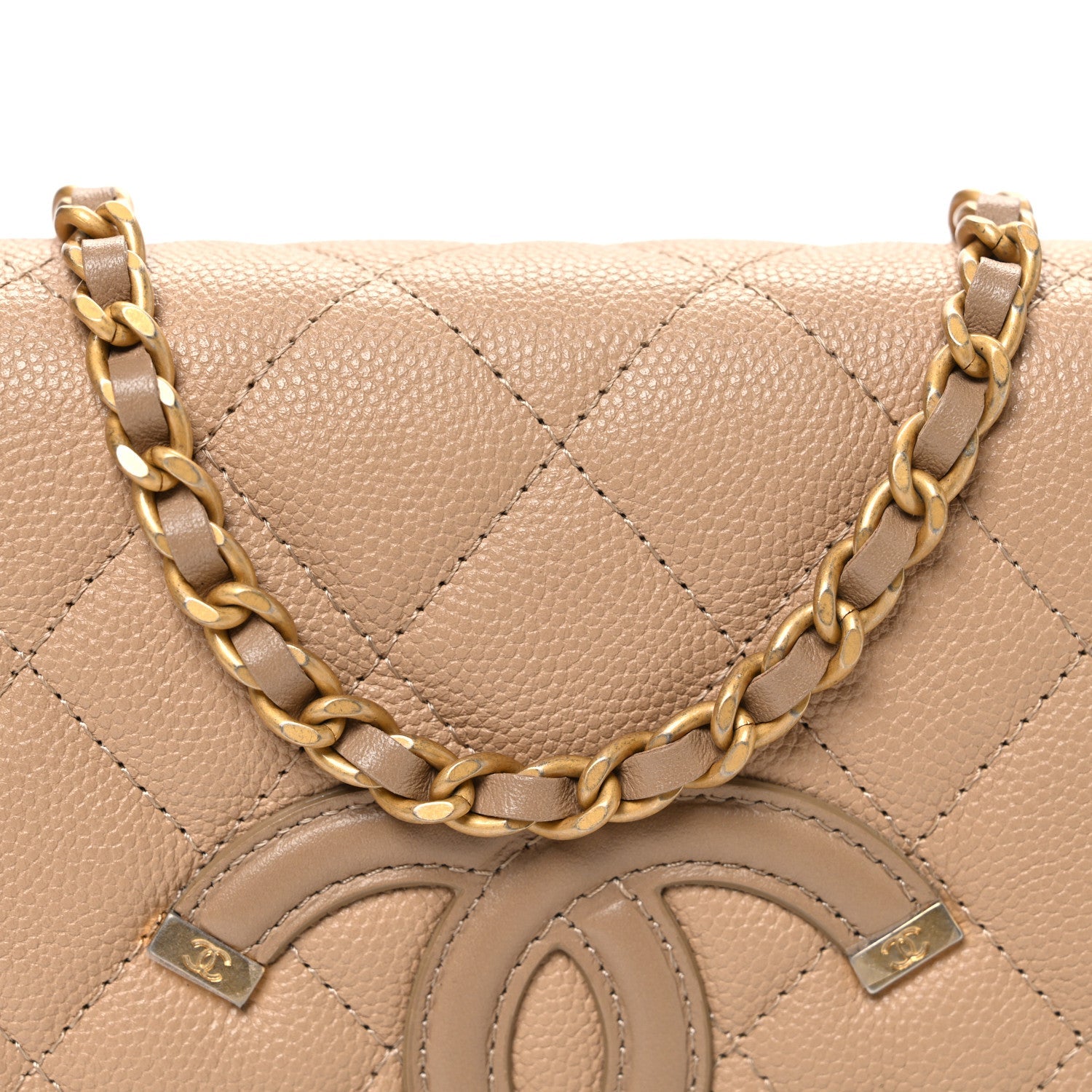 Caviar Quilted CC Filigree Wallet On Chain WOC Beige