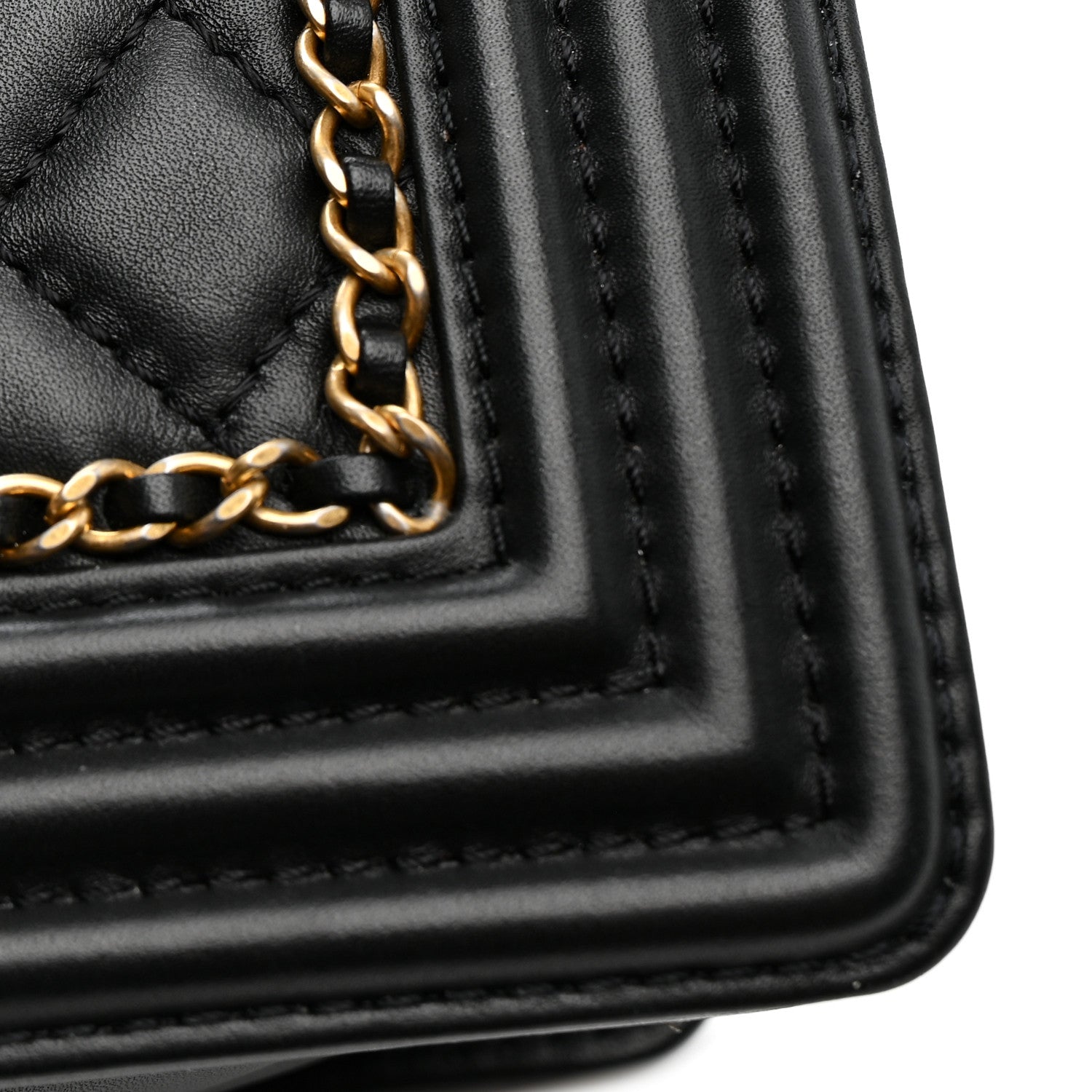 Lambskin Quilted Medium Chain Around Boy Flap Black