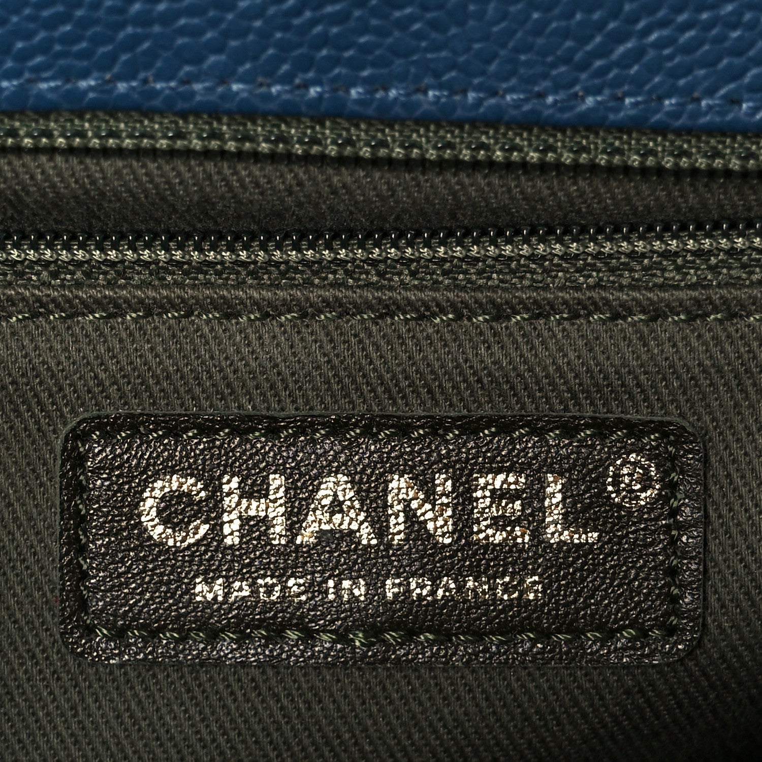 Caviar Quilted New Medium Boy Flap Blue