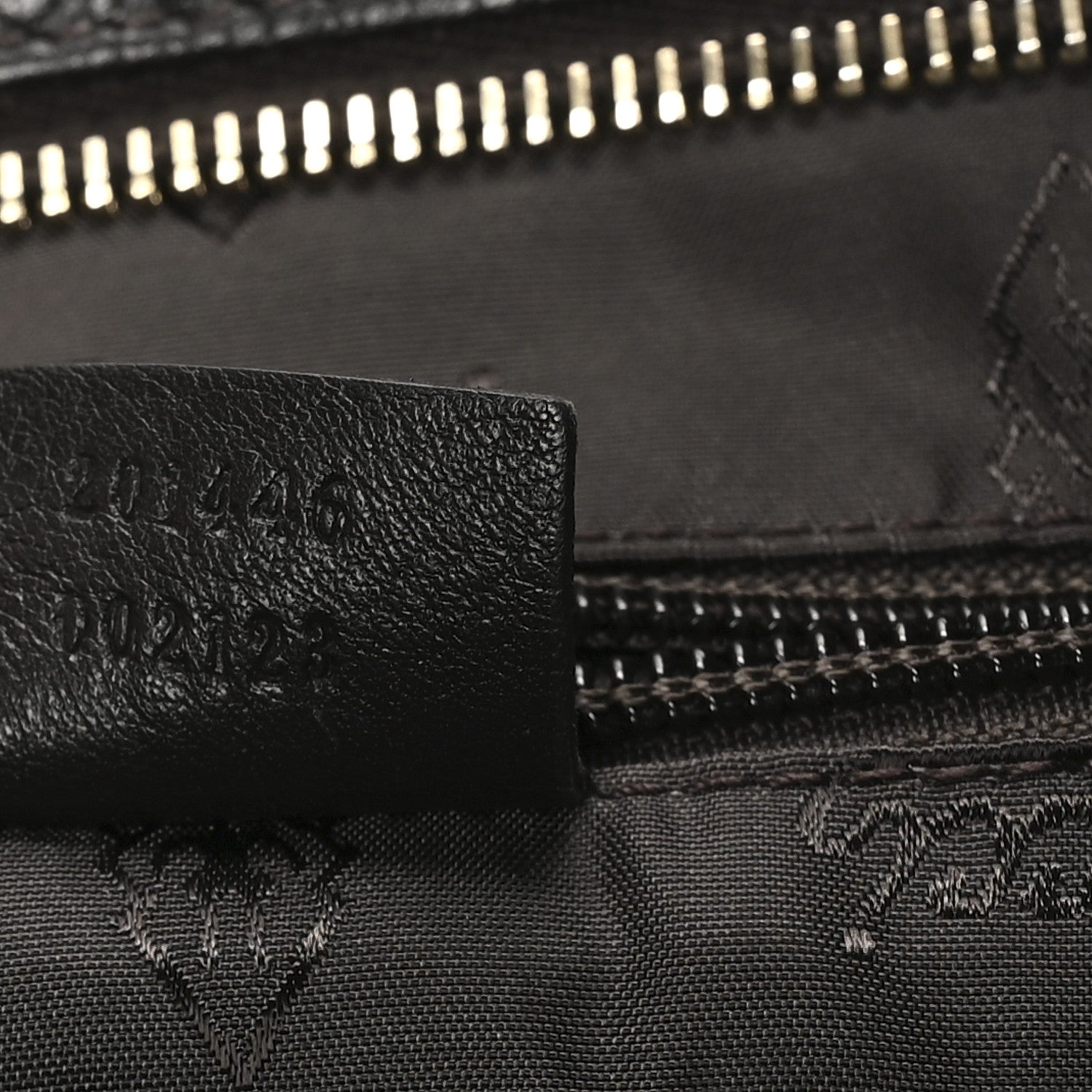 Guccissima Medium Flat Messenger Bag Black