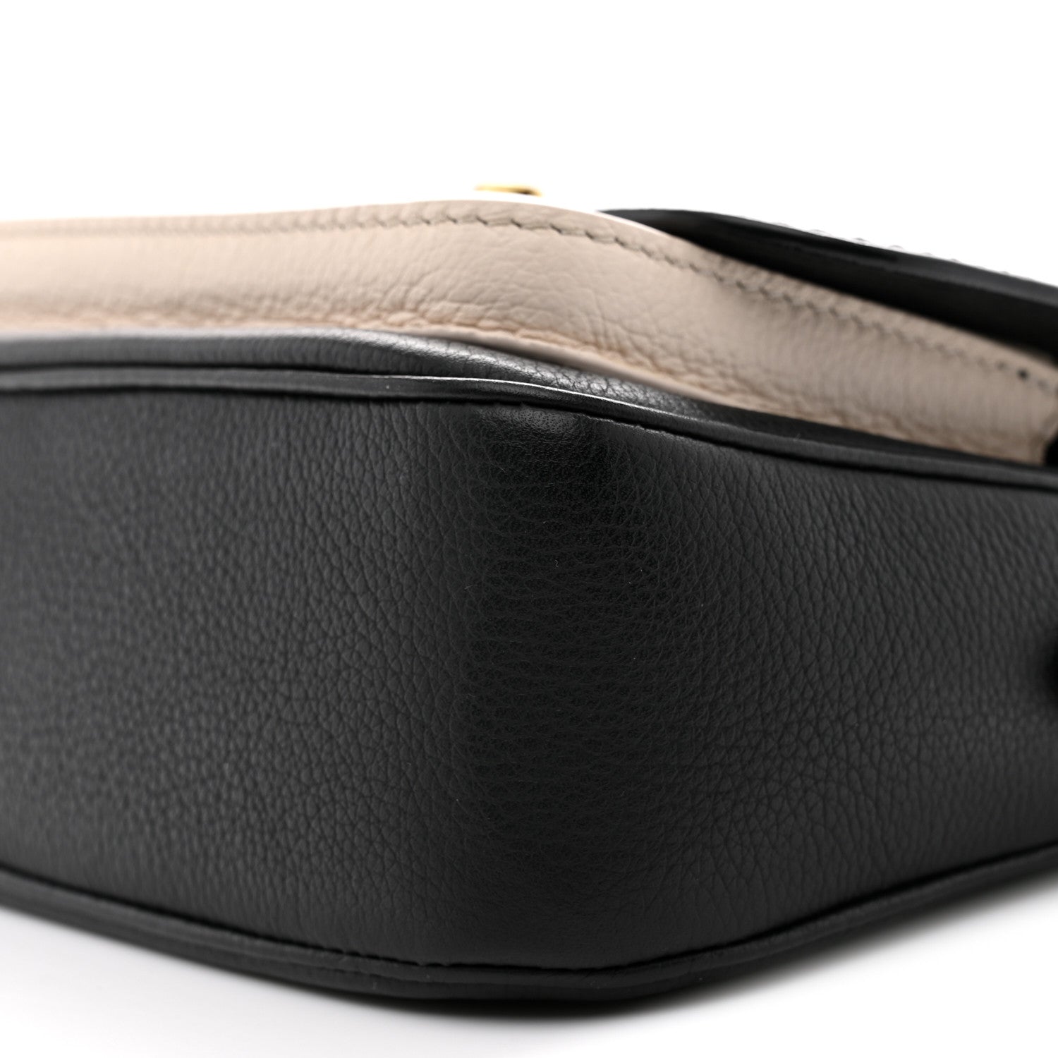Grained Calfskin Lockme Tender Black