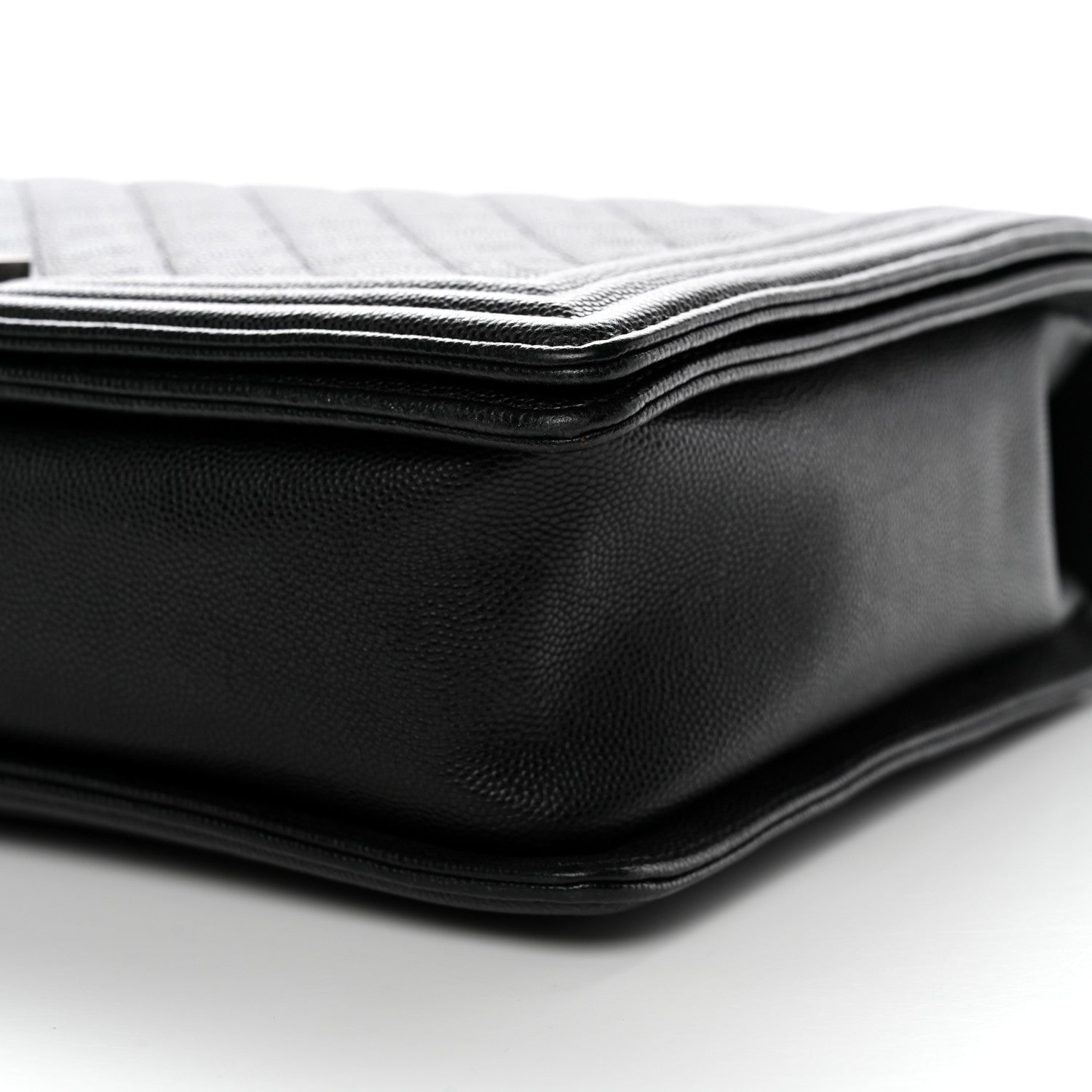 Caviar Quilted Large Boy Flap Black