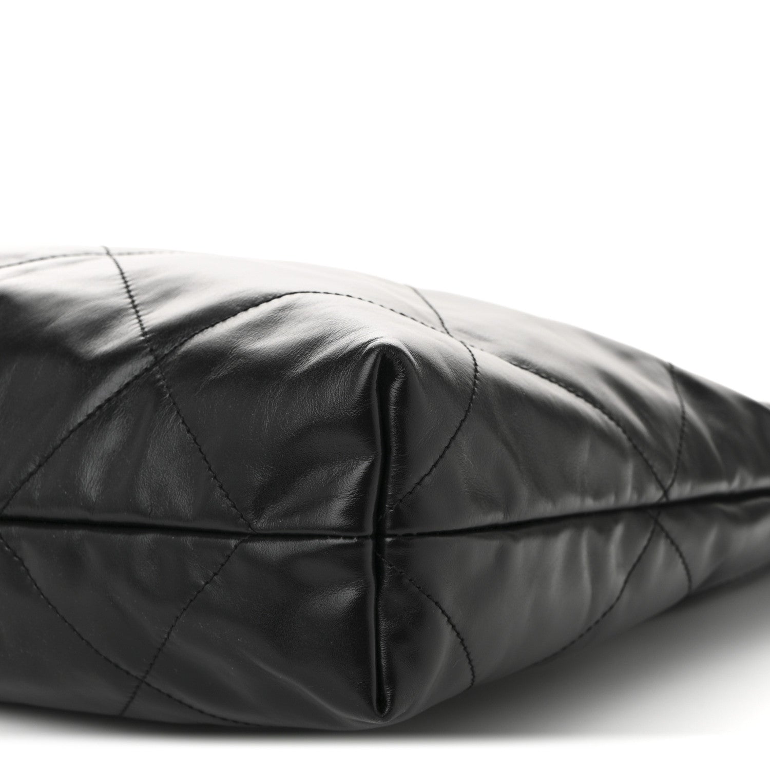 Shiny Calfskin Quilted Chanel 22 Black