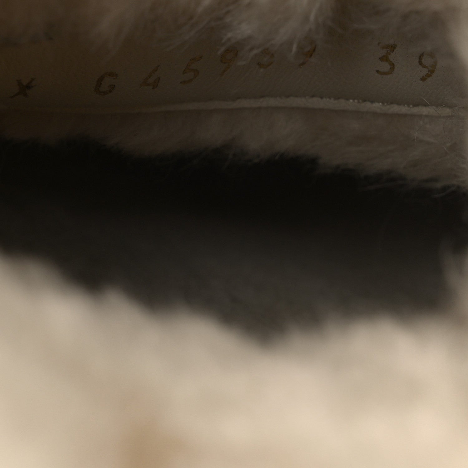 Suede Shearling CC Cap Toe Mules 39 Beige Black