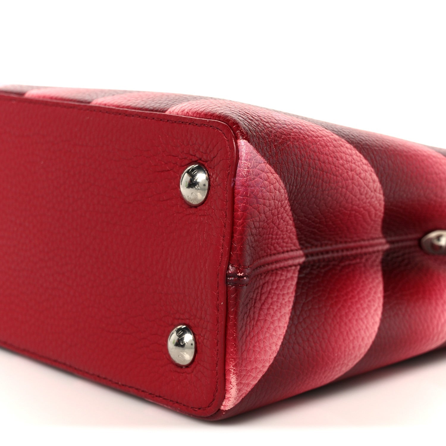 Taurillon Chevron Capucines PM Cherry