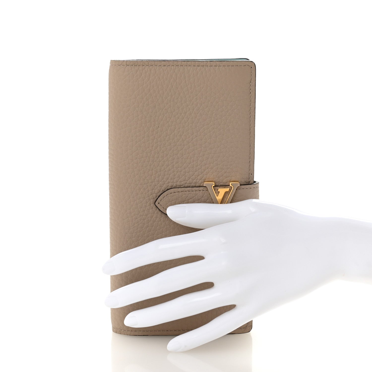 Taurillon LV Vertical Capucines Wallet Galet Aquamarine