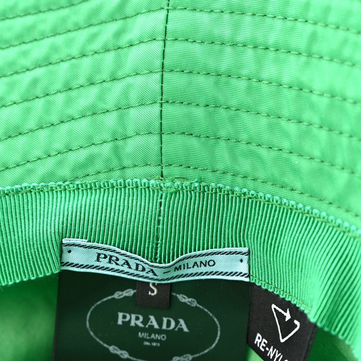Re-Nylon Triangle Womens Bucket Hat S Menta