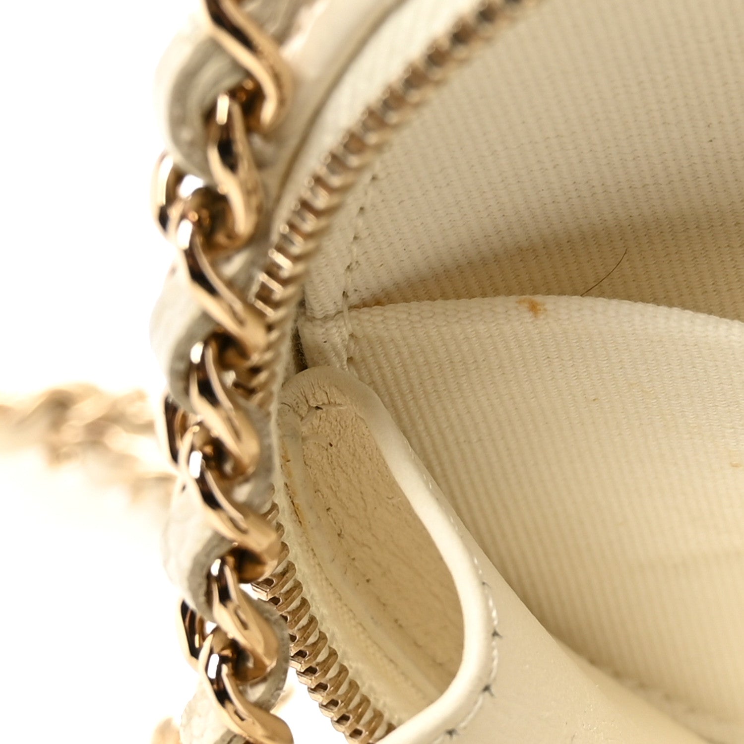 Caviar Quilted Round Handle With Care Vanity With Chain White
