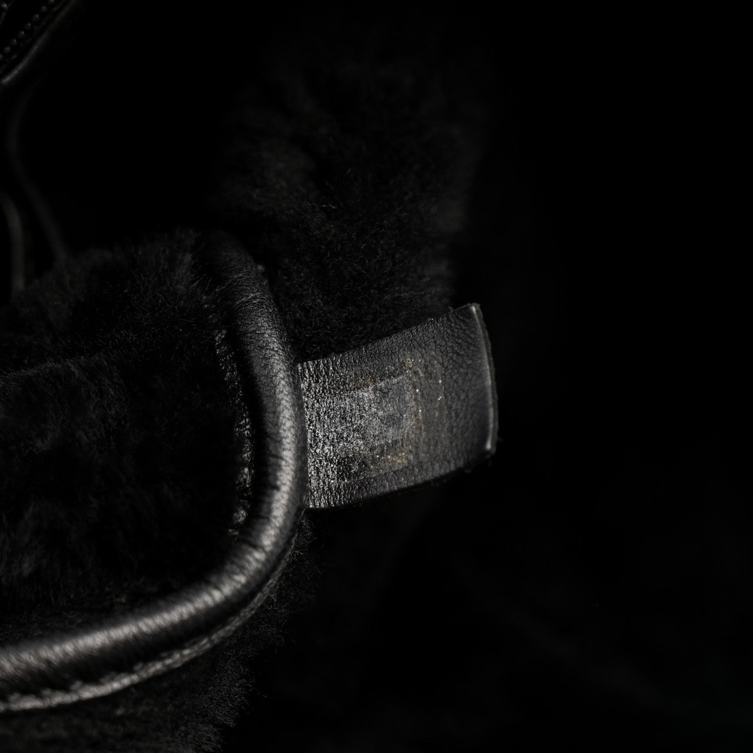 Suede Sparkling Winter Messenger Black