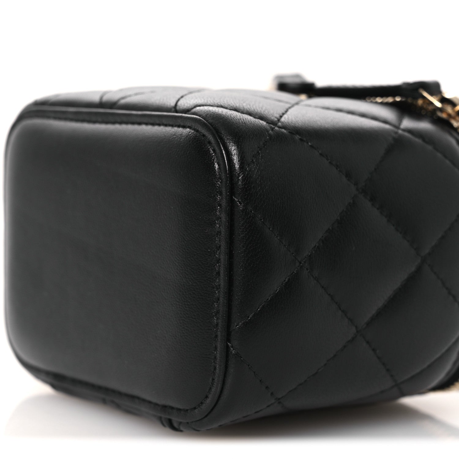 Lambskin Quilted Mini Pearl Crush Vanity Case With Chain Black