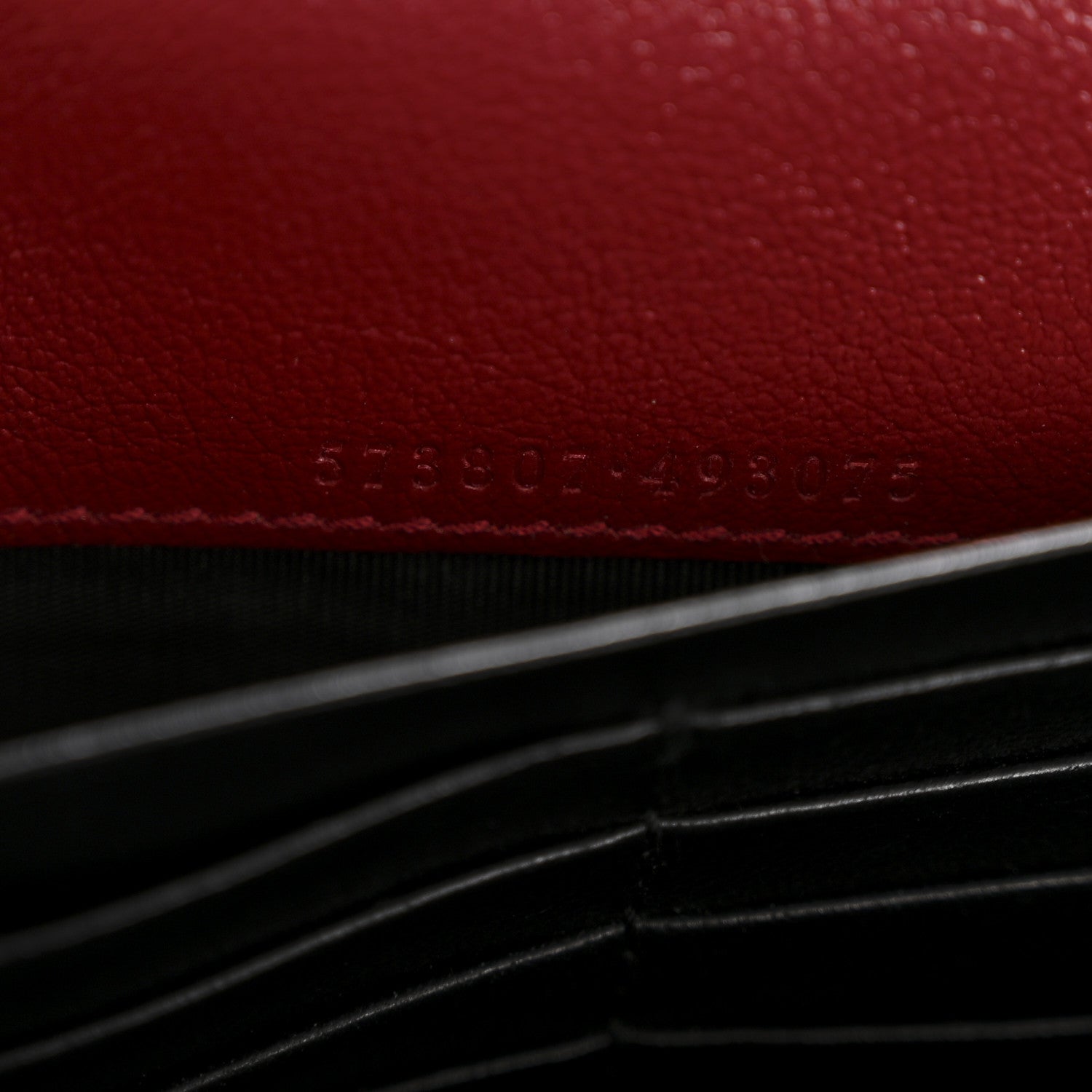 Vintage Effect Calfskin Matelasse Diagonal Torchon GG Marmont Chain Wallet Black Romantic Cherry