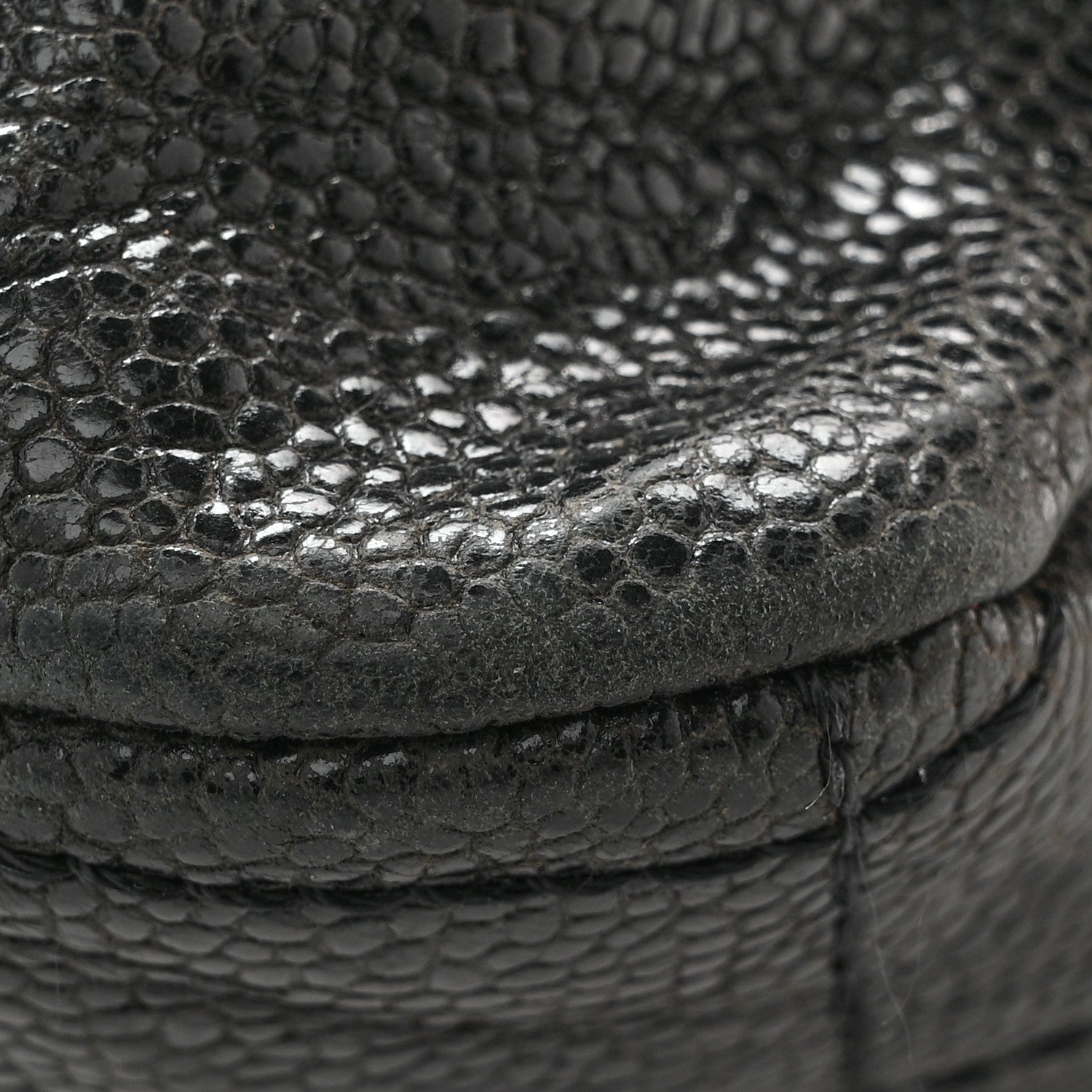 Caviar Quilted Medium Elastic Flap Black