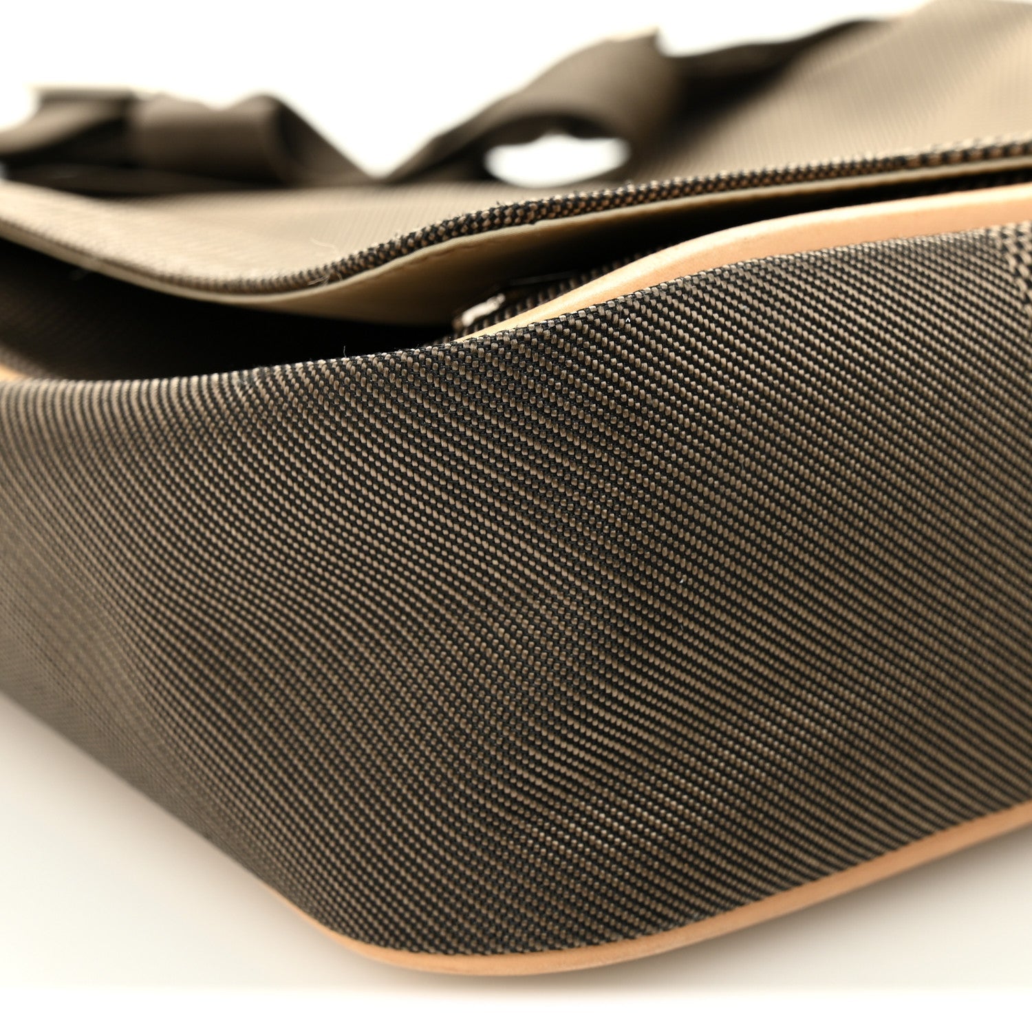 Damier Geant Messenger Bag Terre