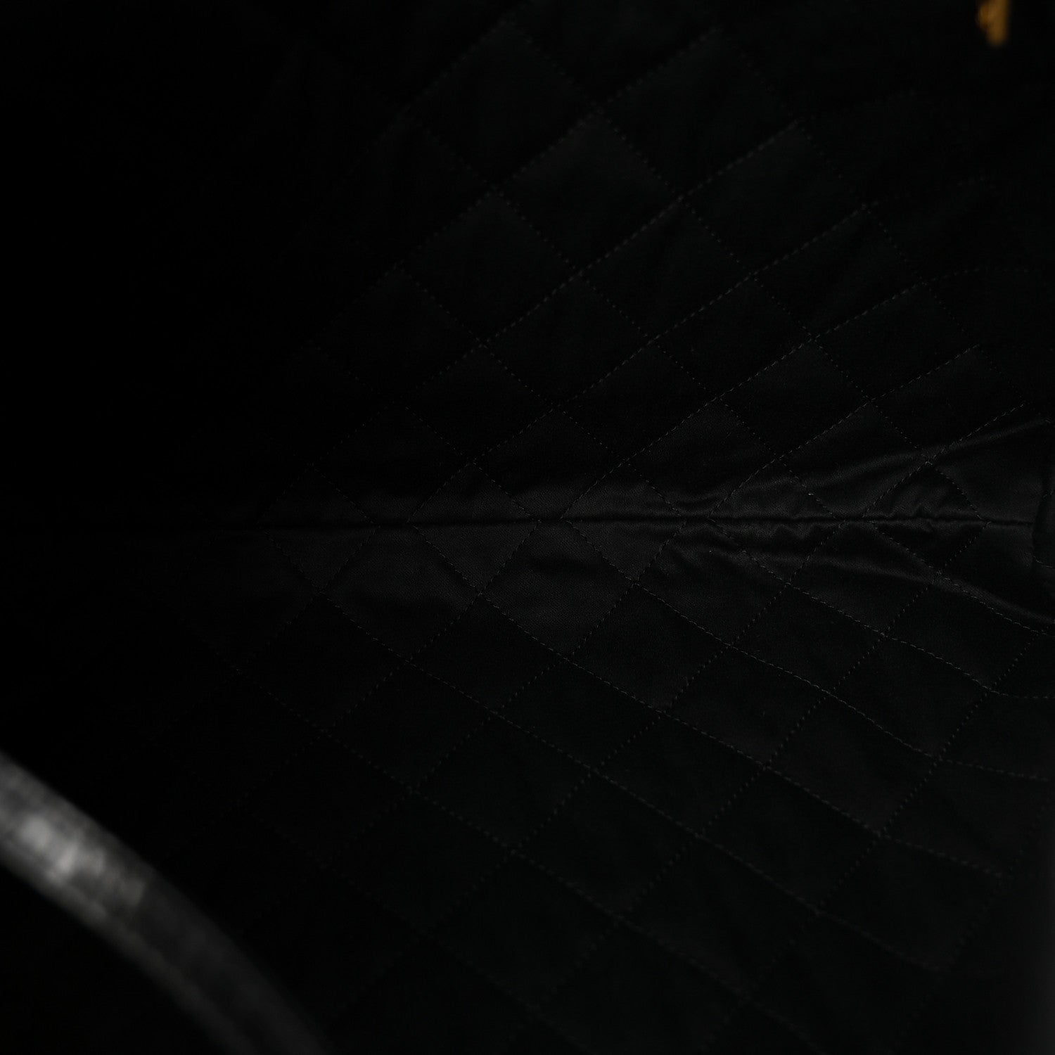Crumpled Calfskin Quilted Chanel 22 Black