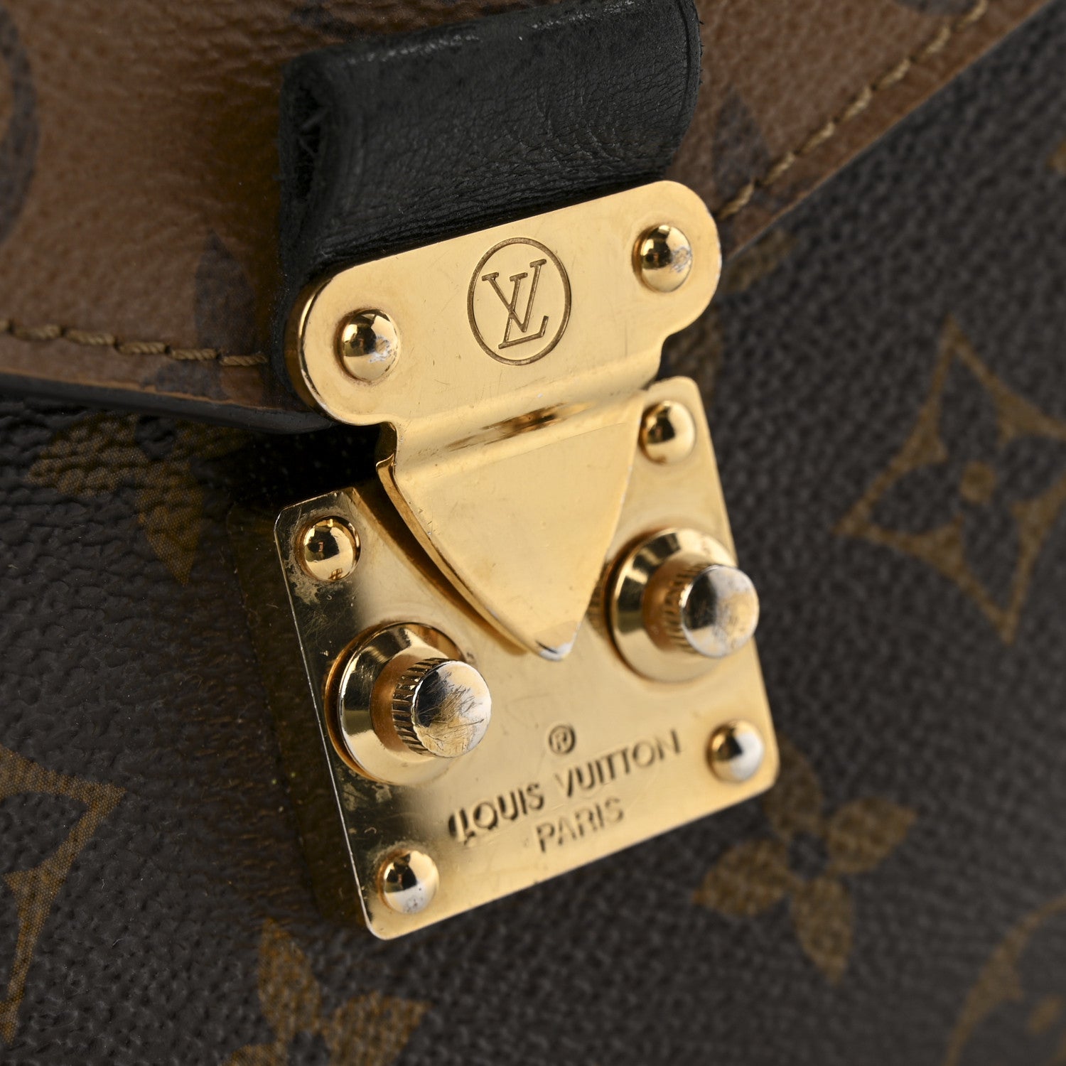Reverse Monogram Pochette Metis