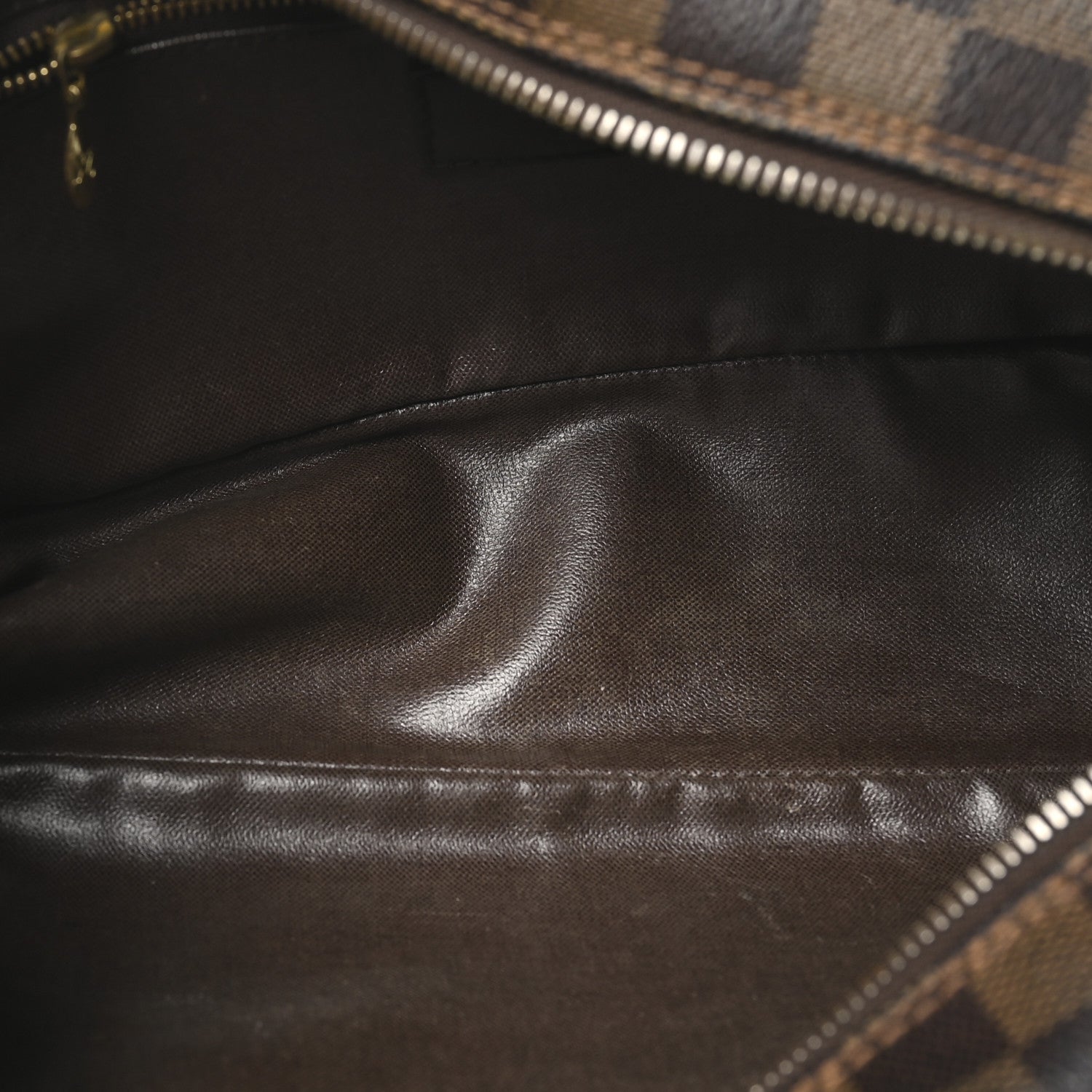 Damier Ebene Toiletry Bag 25
