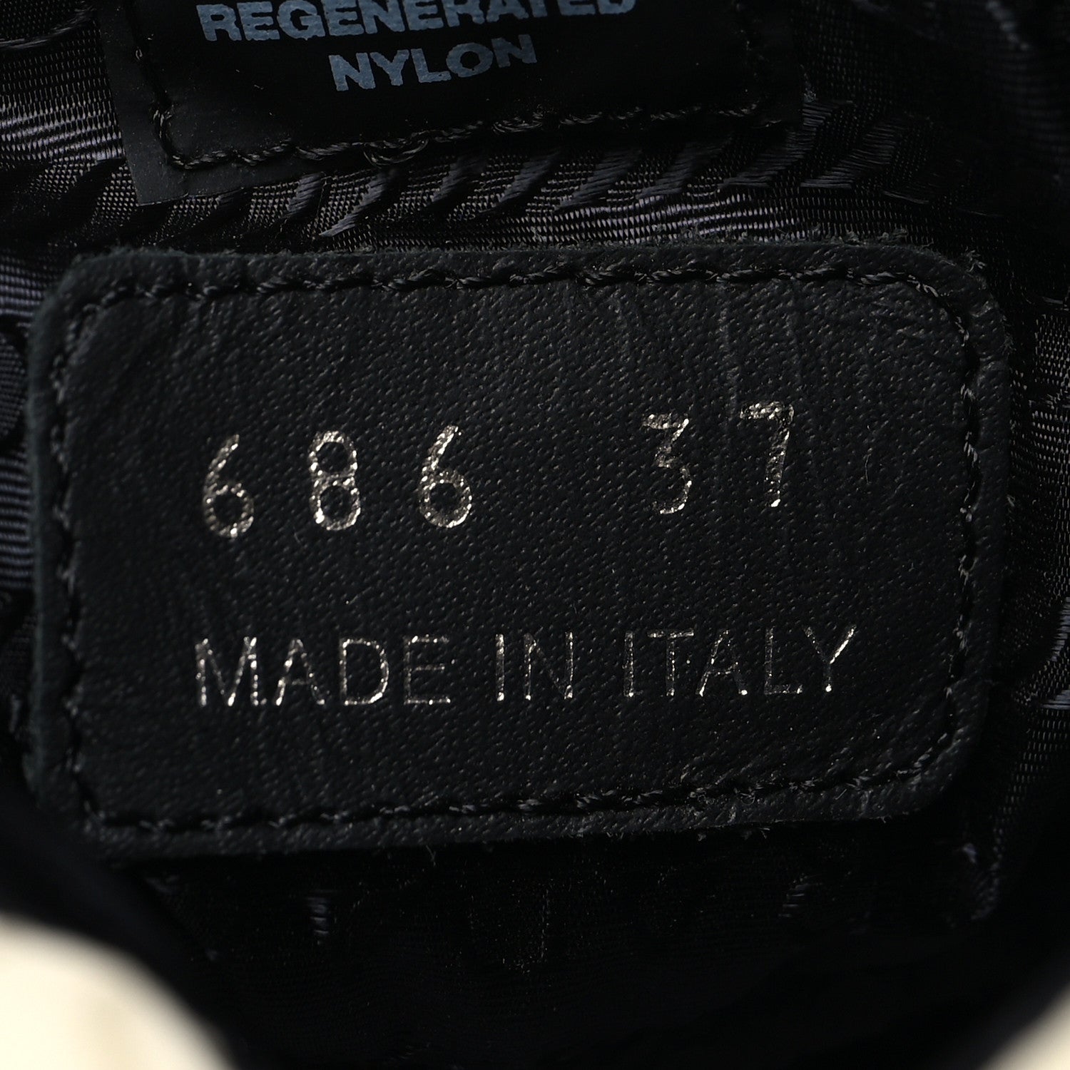 Re-Nylon Piuma Triangle Logo Padded Drawcord 20mm Snow Boots 37 Avorio