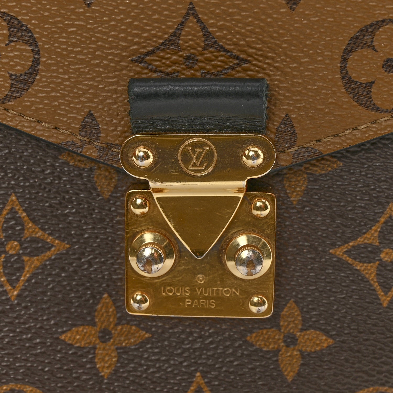 Reverse Monogram Pochette Metis