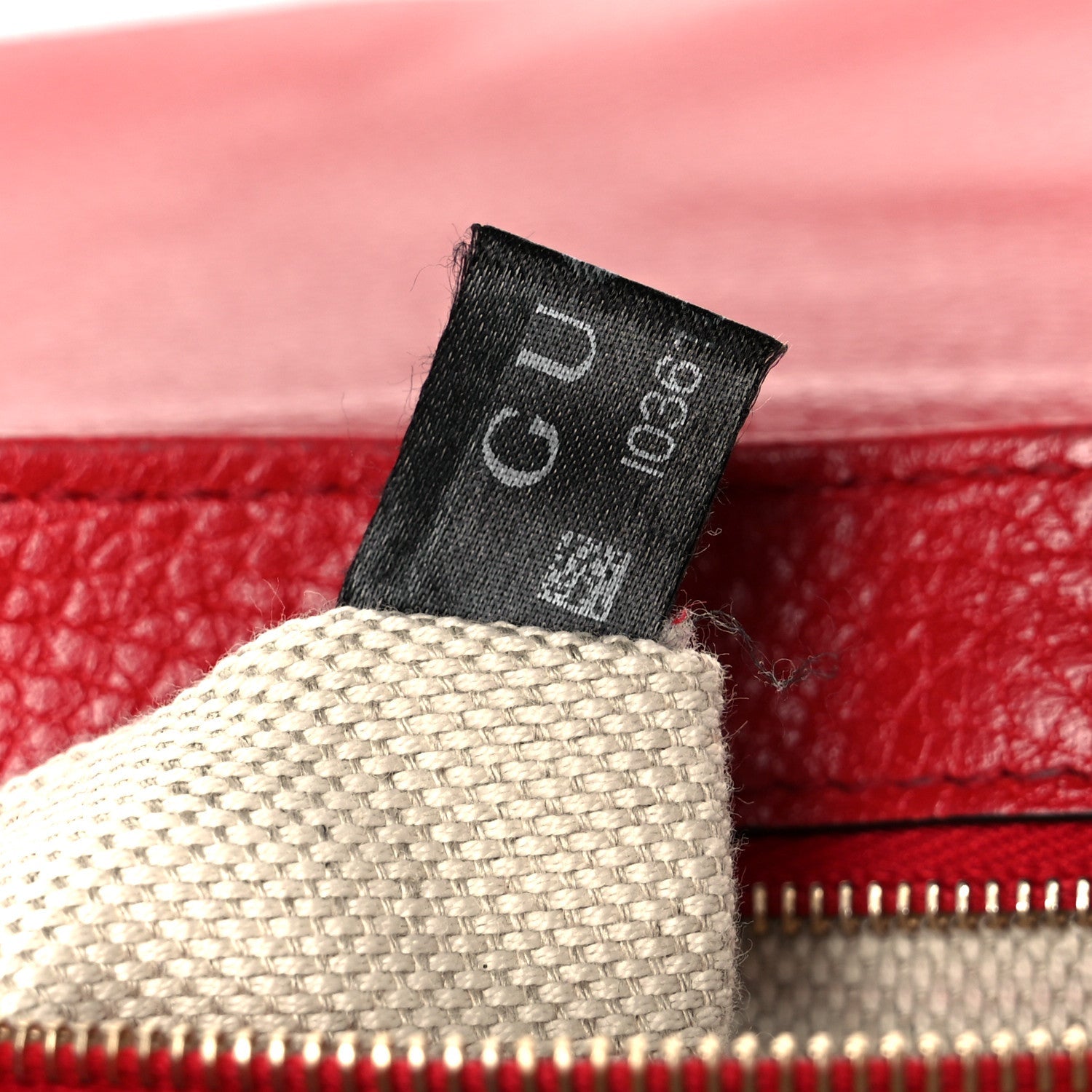 Pebbled Calfskin Medium Soho Flap Crossbody Vibrant Red