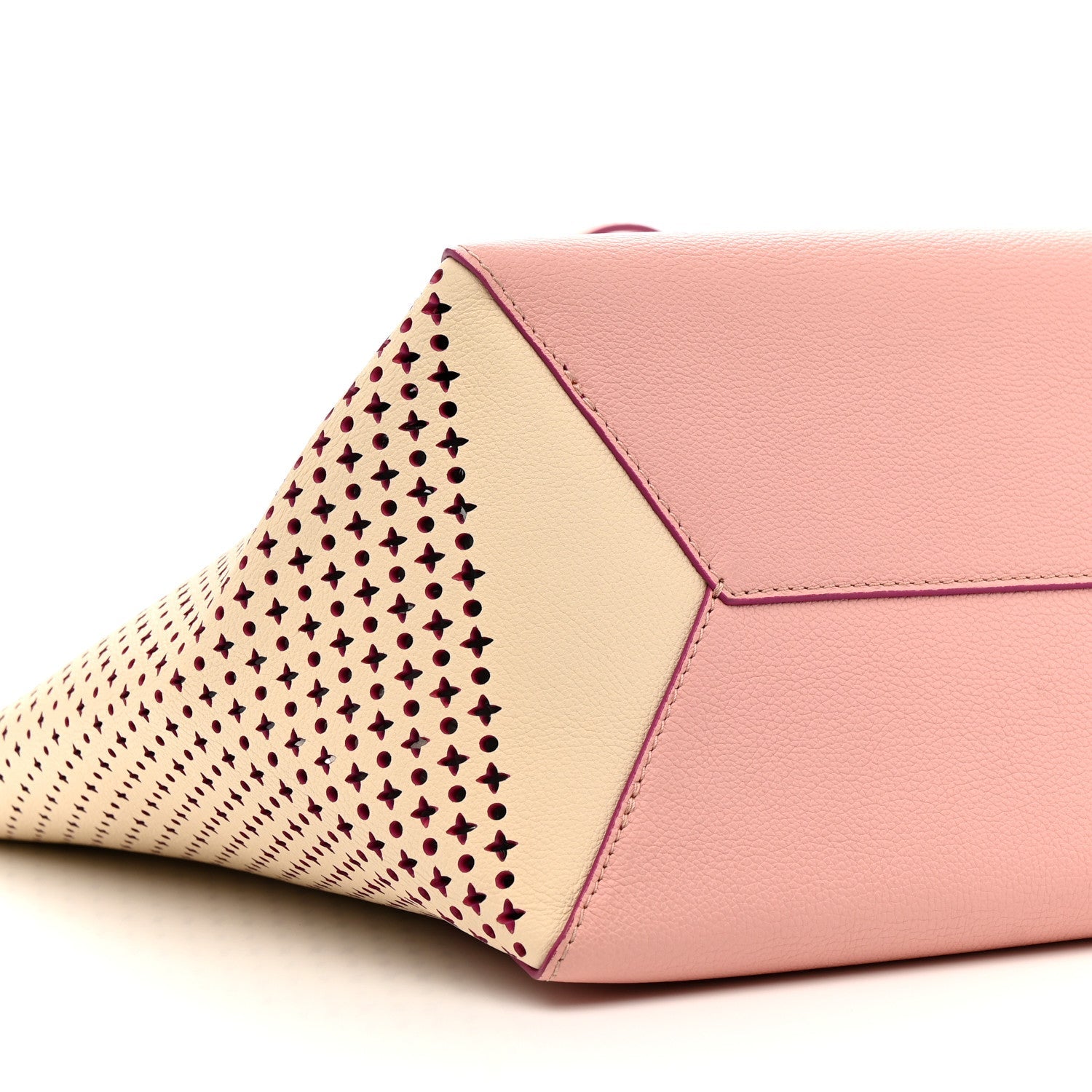 Calfskin Perforated Lockme Cabas Rose Poudre Creme